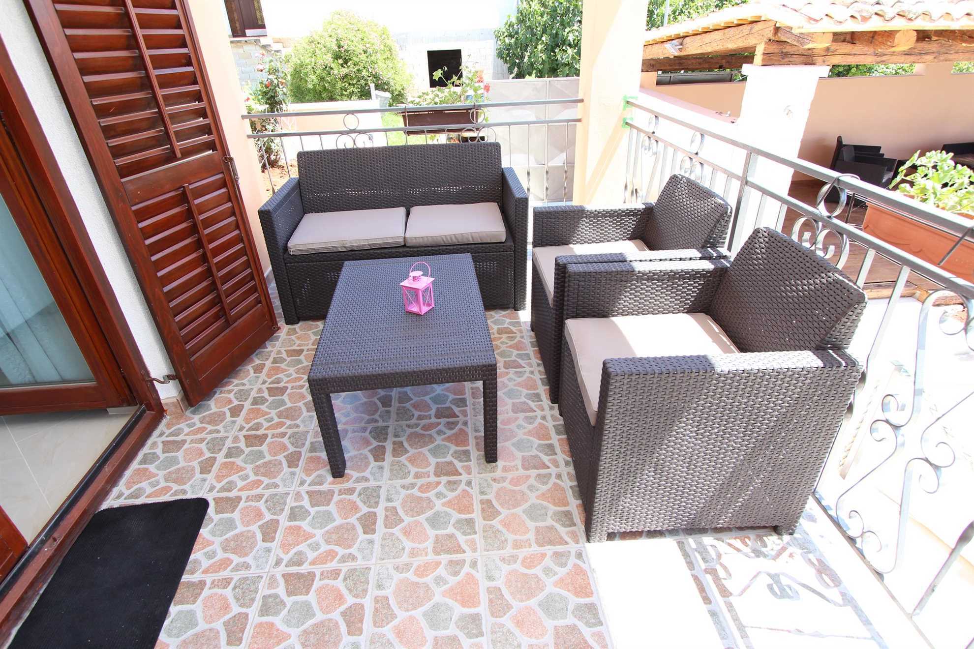 RUBIL One-Bedroom Apartment 3
