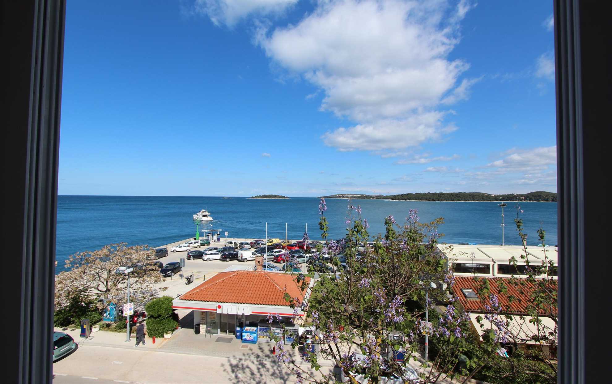 EL CORSARO 2 One-Bedroom Apartment with Sea View