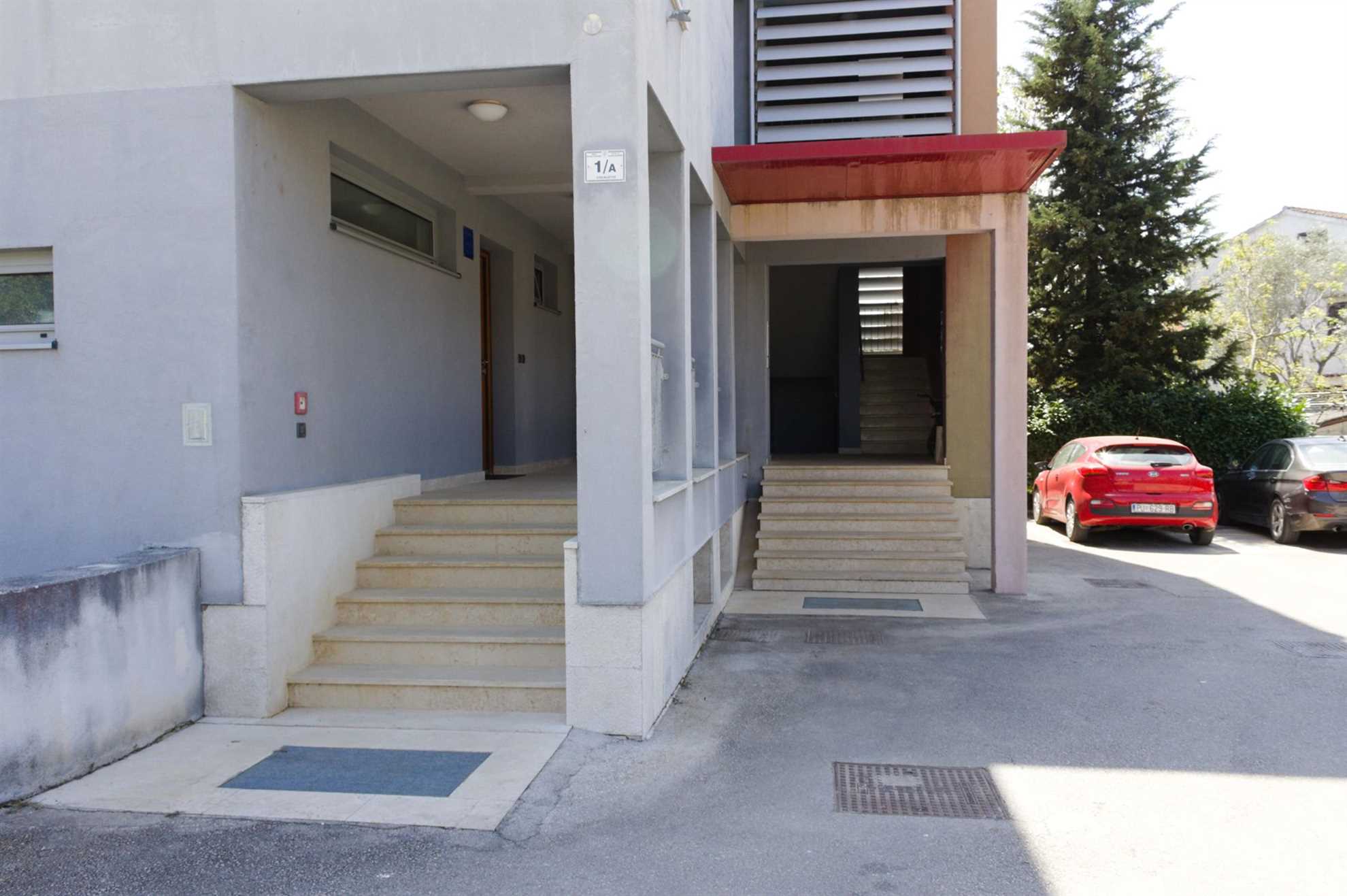 MOON Apartman sa 2 Spavaće Sobe