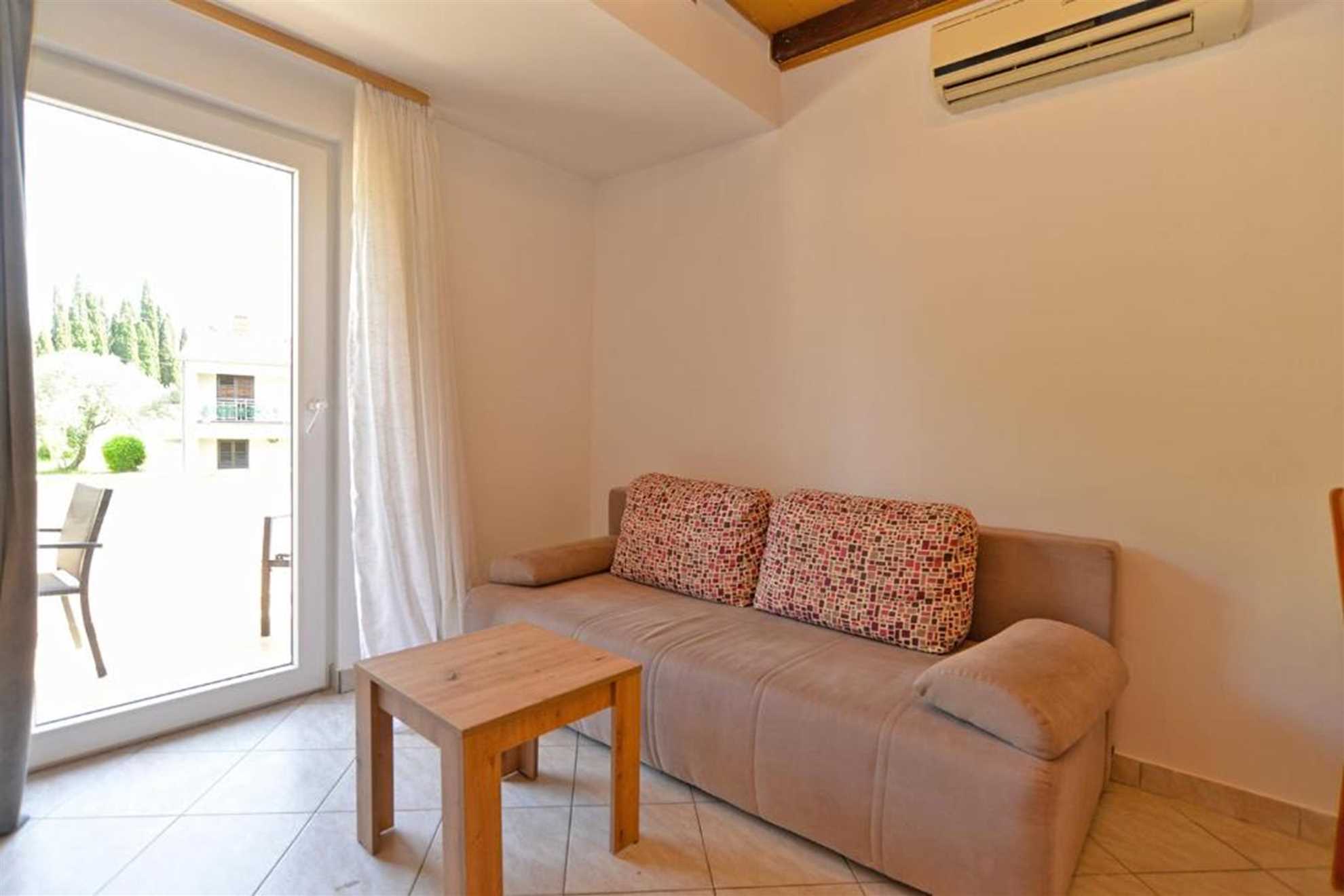 MARO Apartman sa 1 Spavaćom Sobom s Balkonom 1
