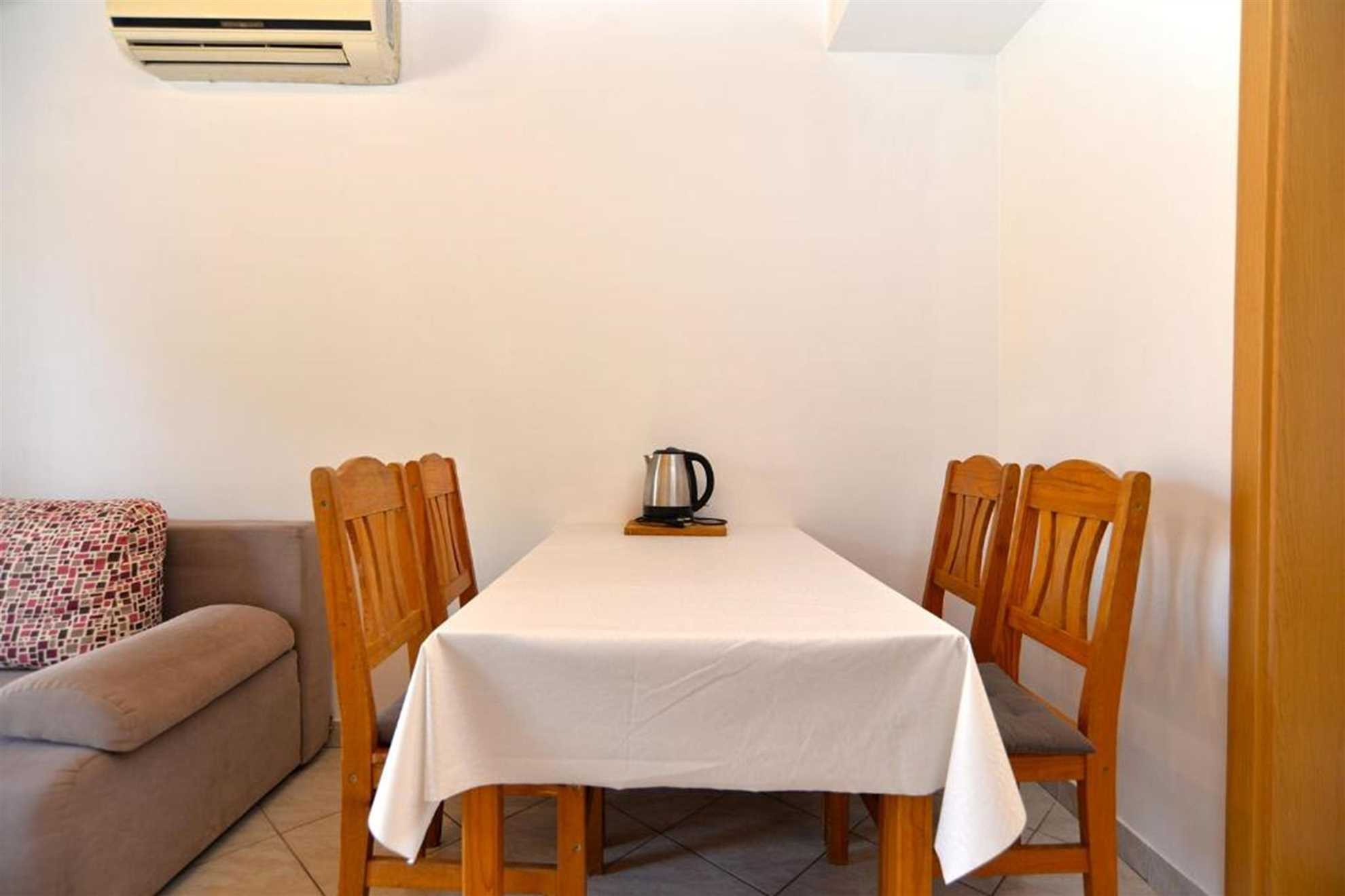 MARO Apartman sa 1 Spavaćom Sobom s Balkonom 1