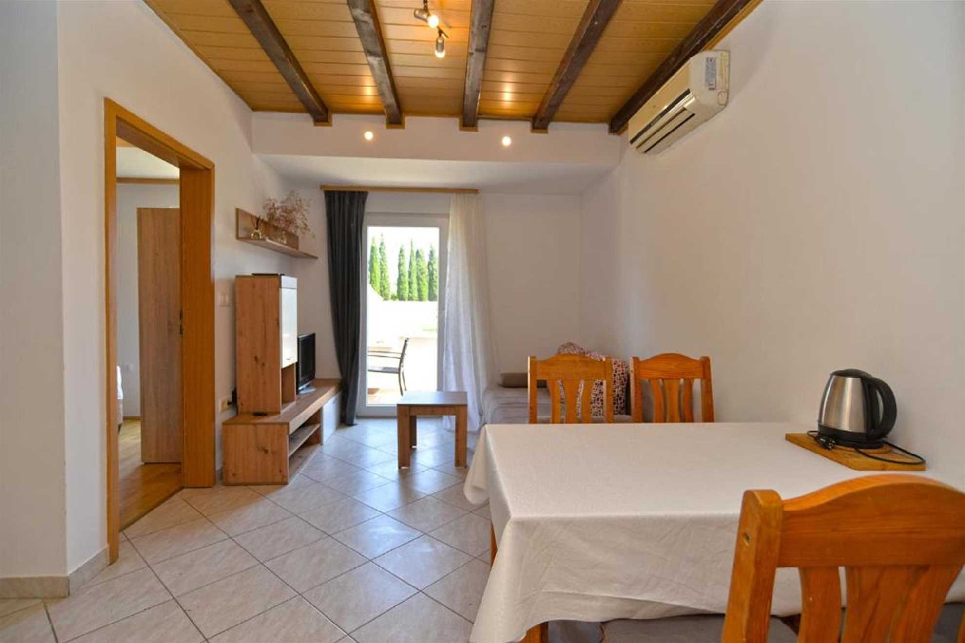 MARO Apartman sa 1 Spavaćom Sobom s Balkonom 1