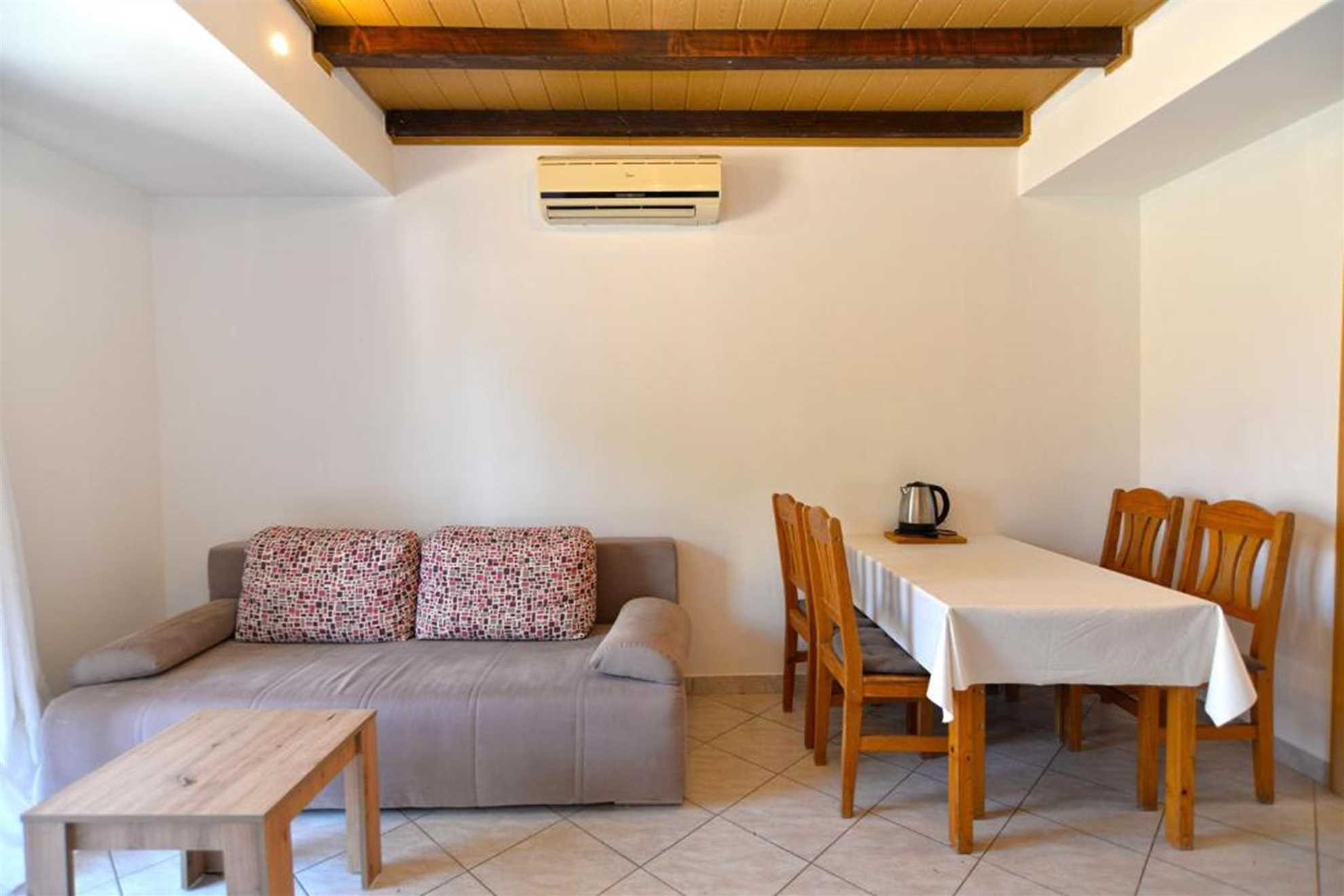 MARO Apartman sa 1 Spavaćom Sobom s Balkonom 1