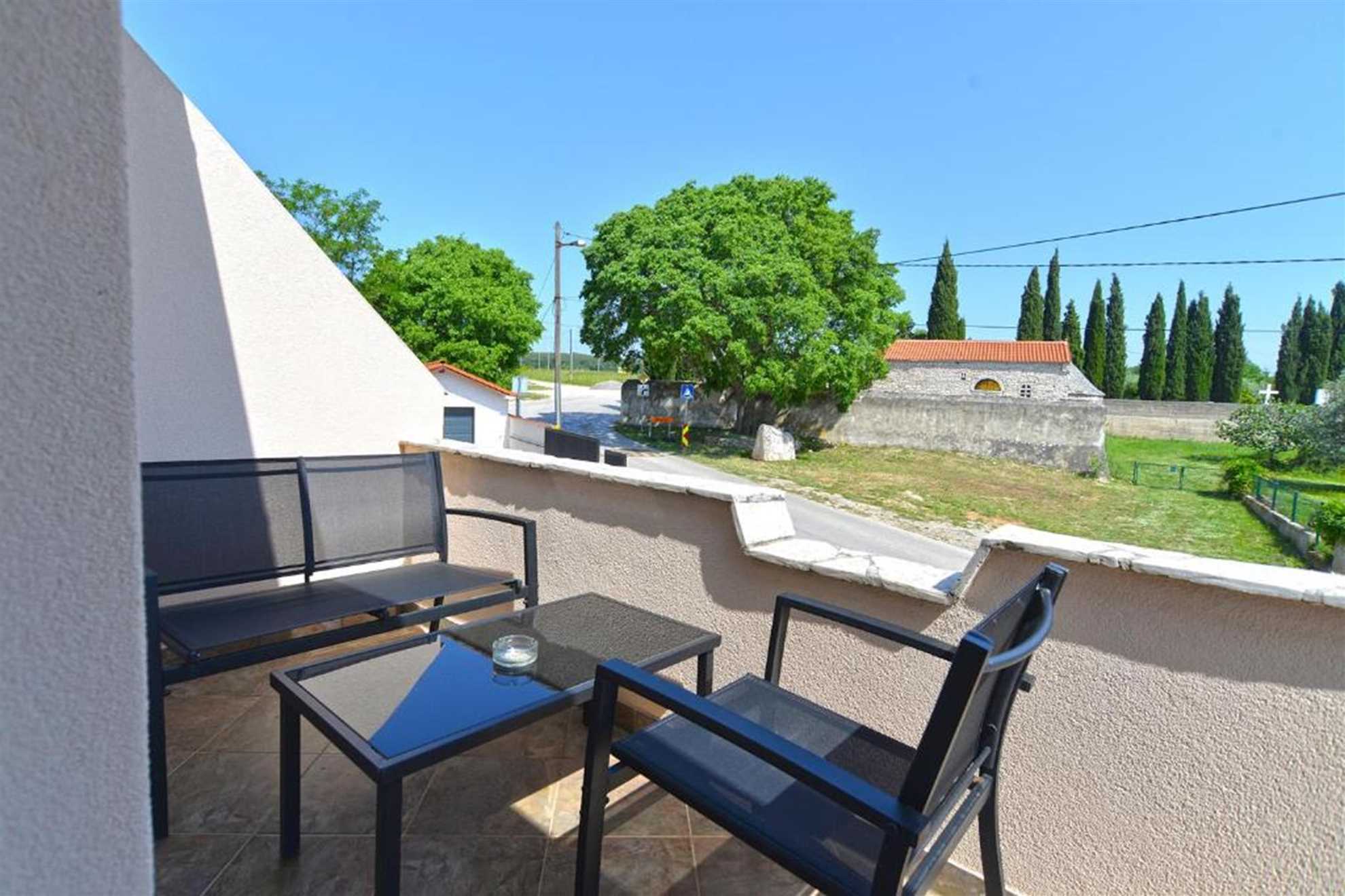 MARO Apartman sa 1 Spavaćom Sobom s Balkonom 1