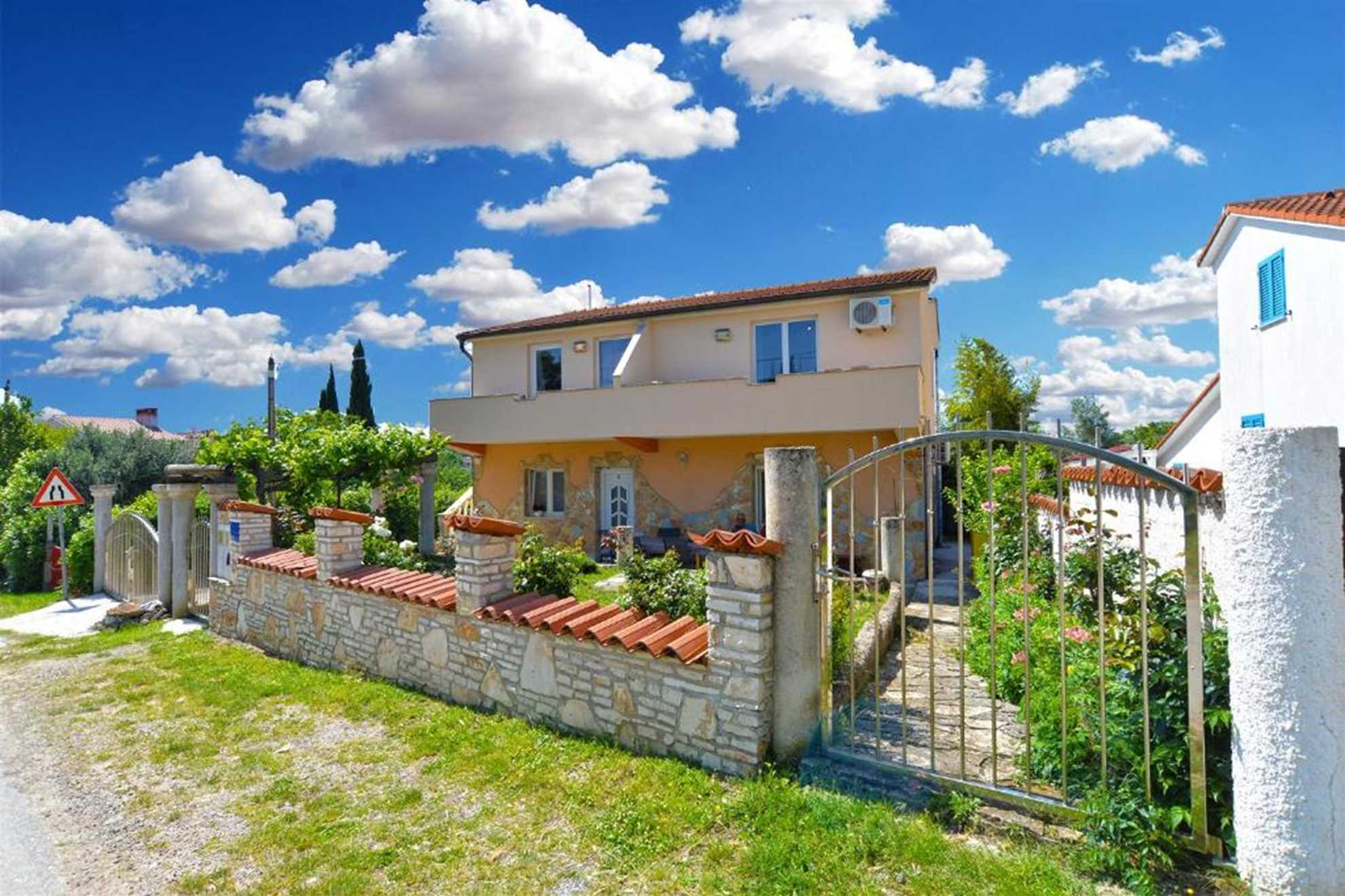MARO Apartman sa 1 Spavaćom Sobom s Balkonom 1