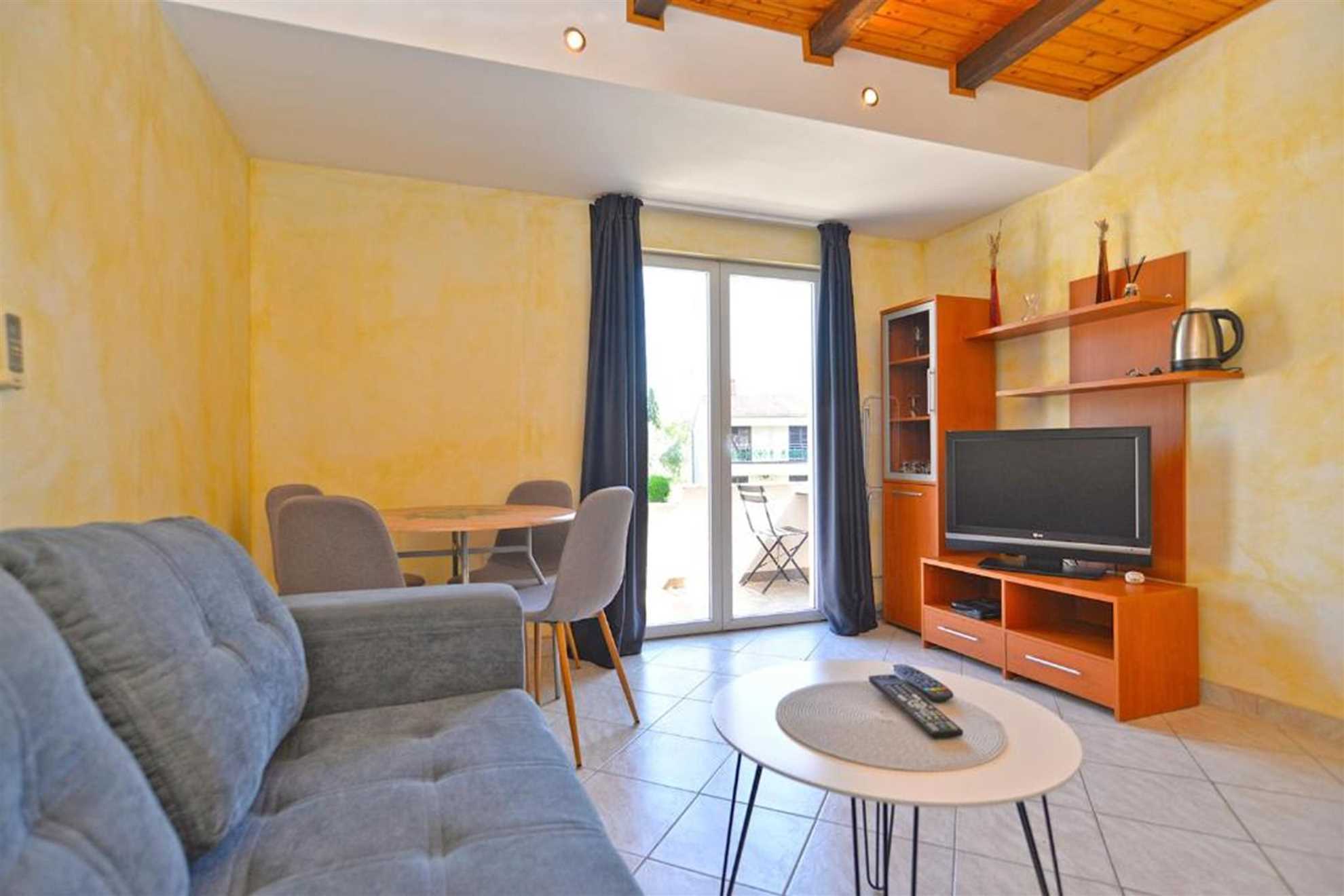 MARO Apartman sa 1 Spavaćom Sobom s Balkonom 2