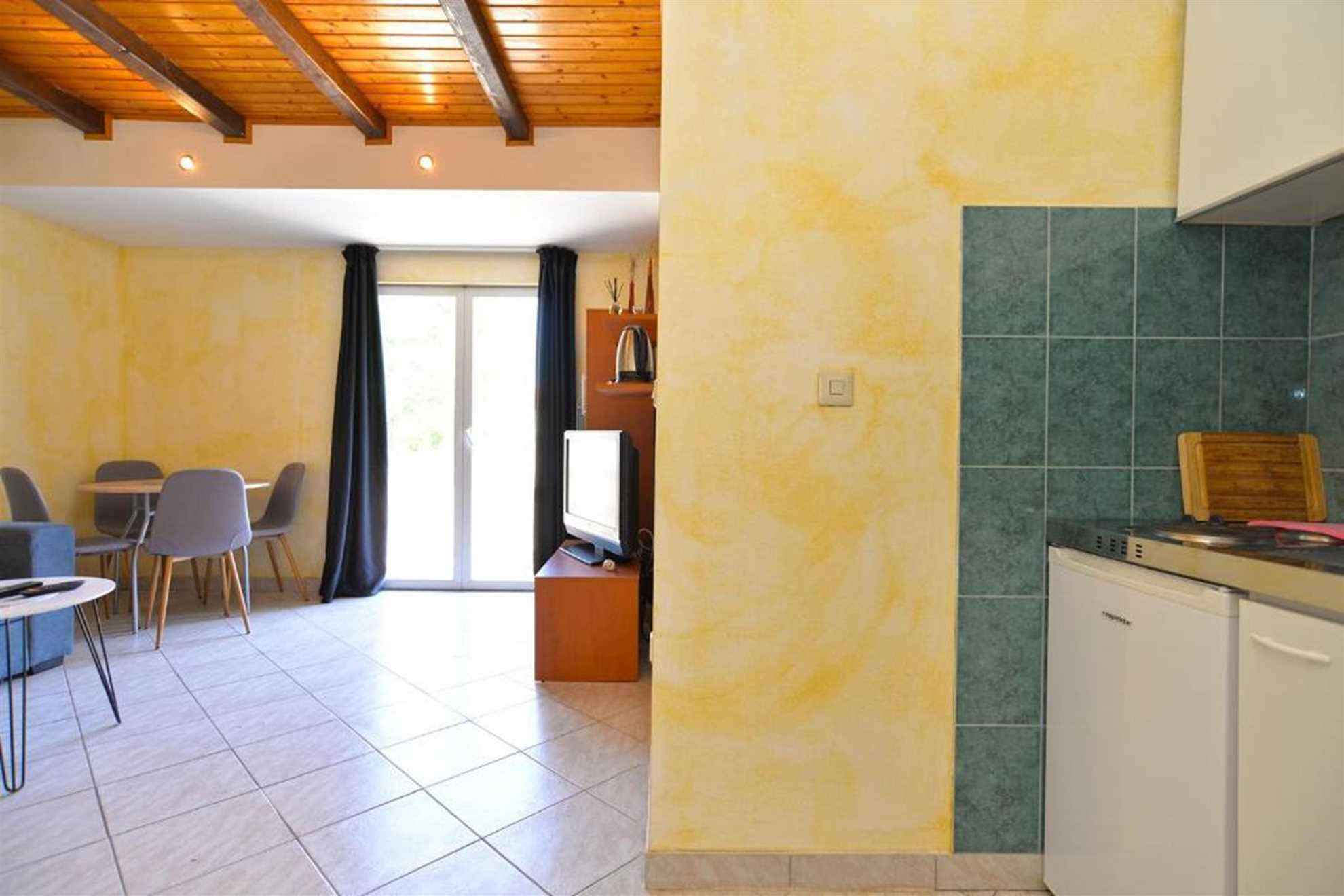 MARO Apartman sa 1 Spavaćom Sobom s Balkonom 2