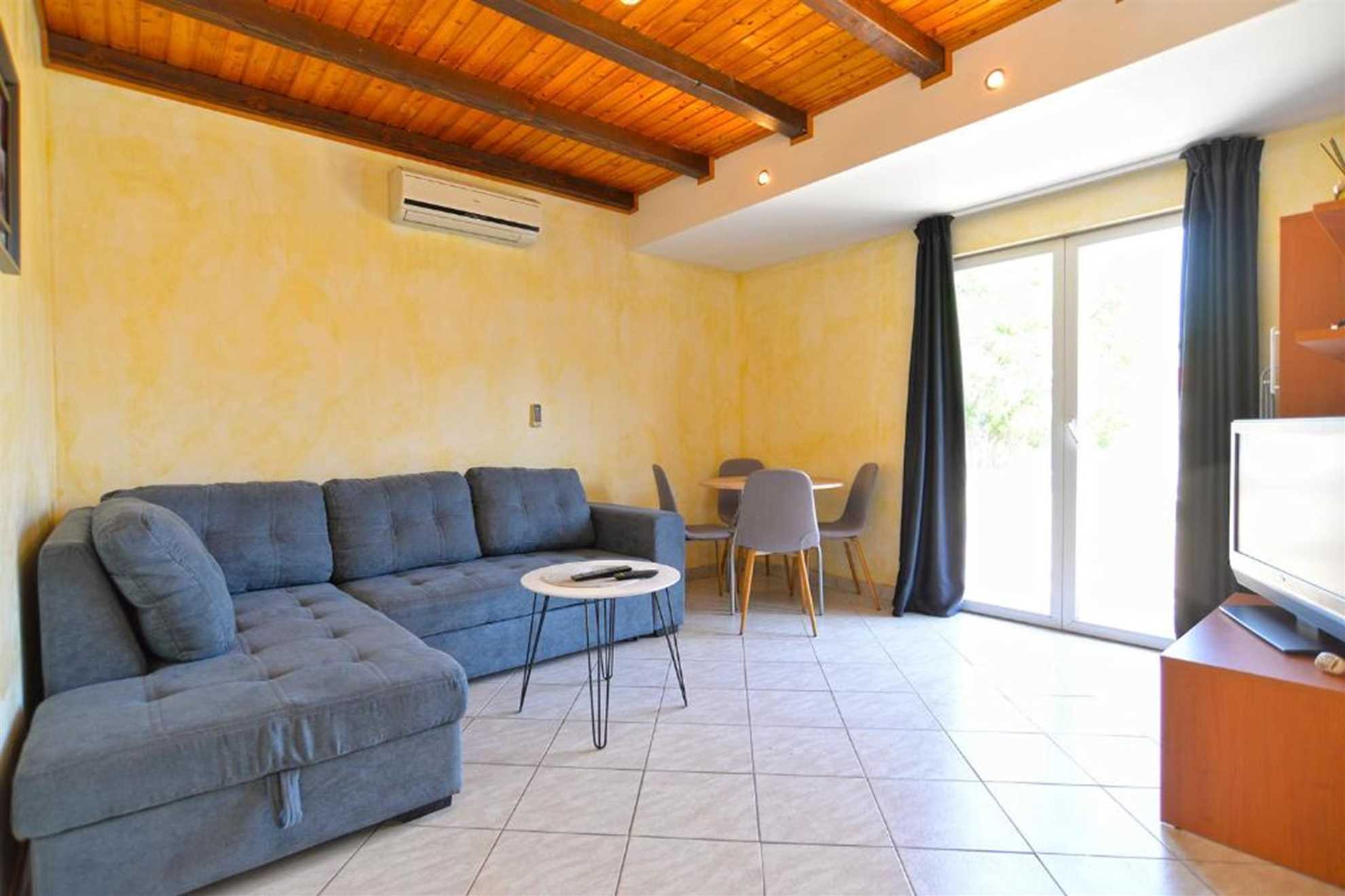 MARO Apartman sa 1 Spavaćom Sobom s Balkonom 2
