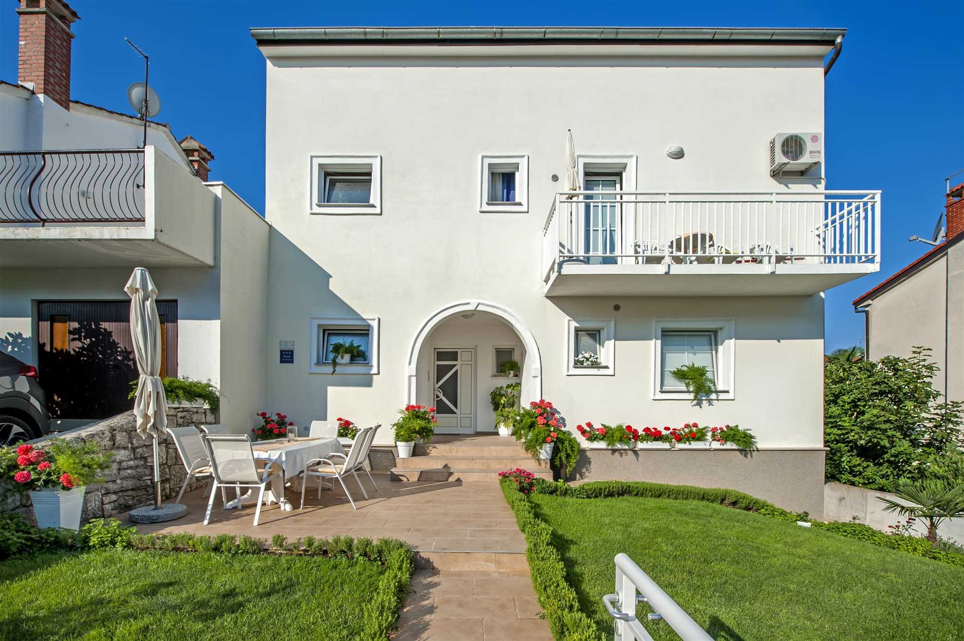 MARKO Ferienwohnung mit 2 Schlafzimmern mit Balkon 1