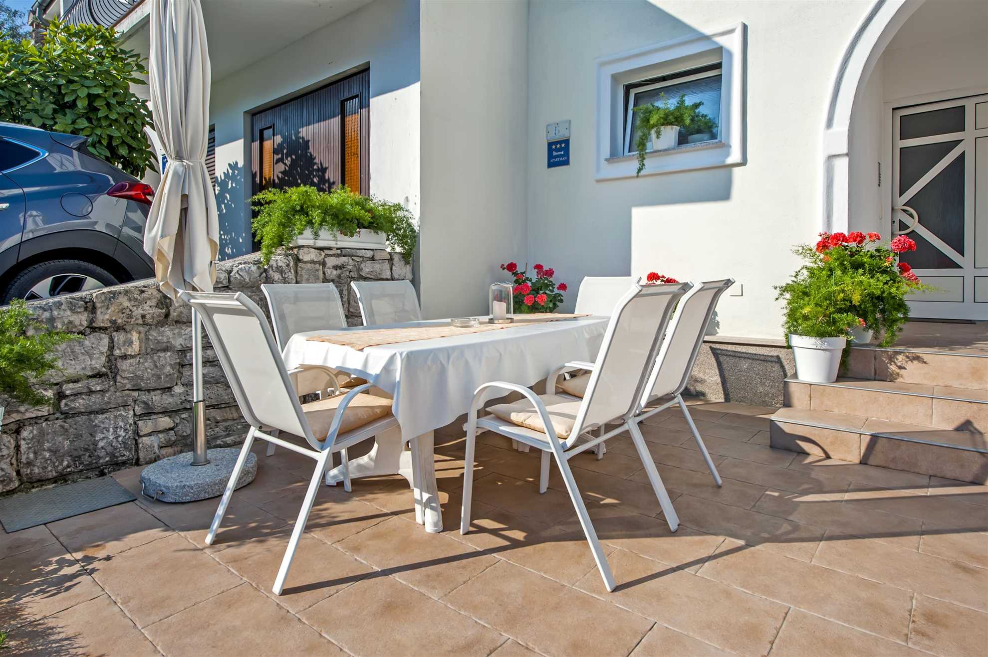 MARKO Ferienwohnung mit 2 Schlafzimmern mit Balkon 1