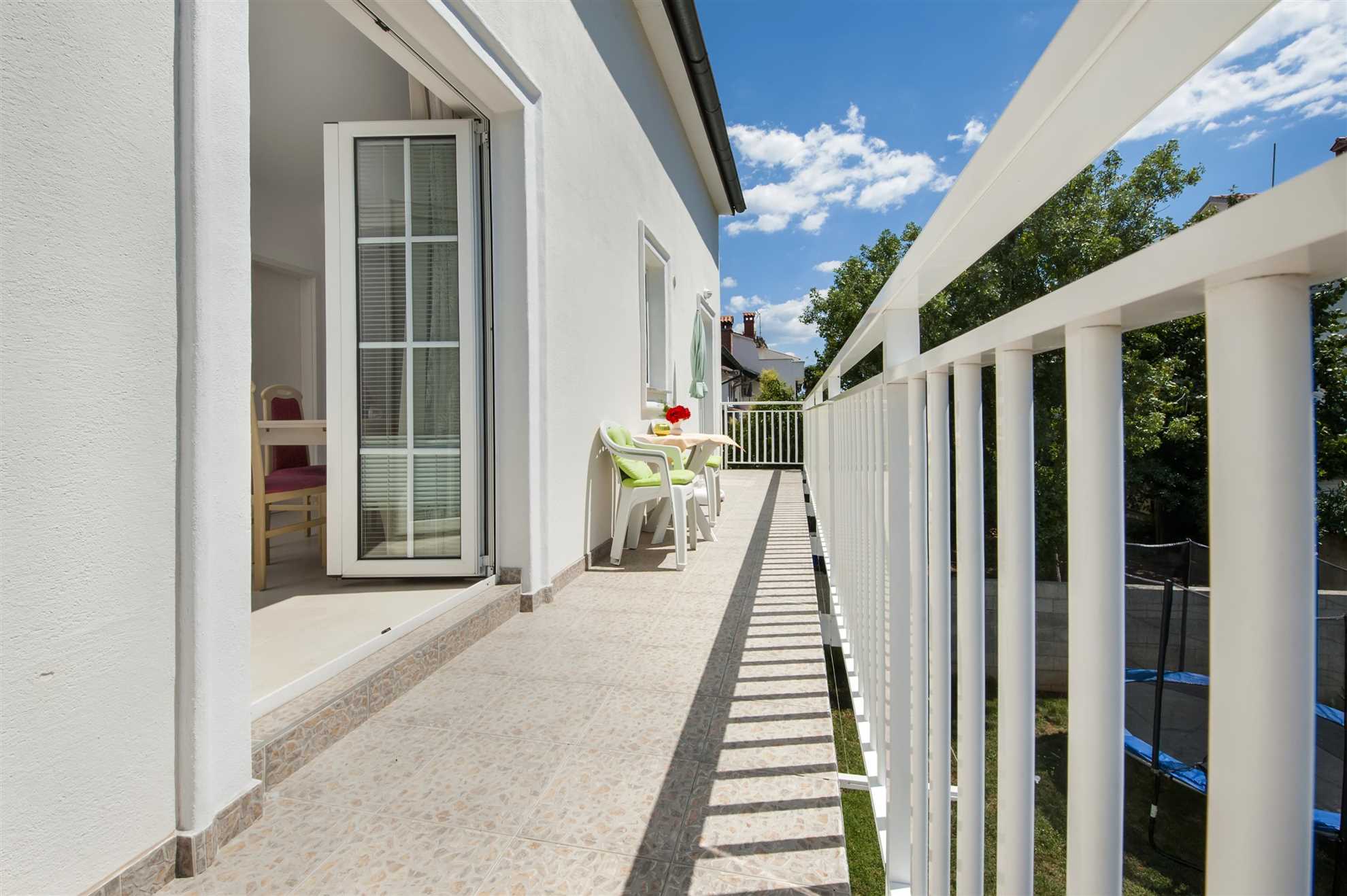 MARKO Apartman sa 2 Spavaće Sobe s Balkonom 2