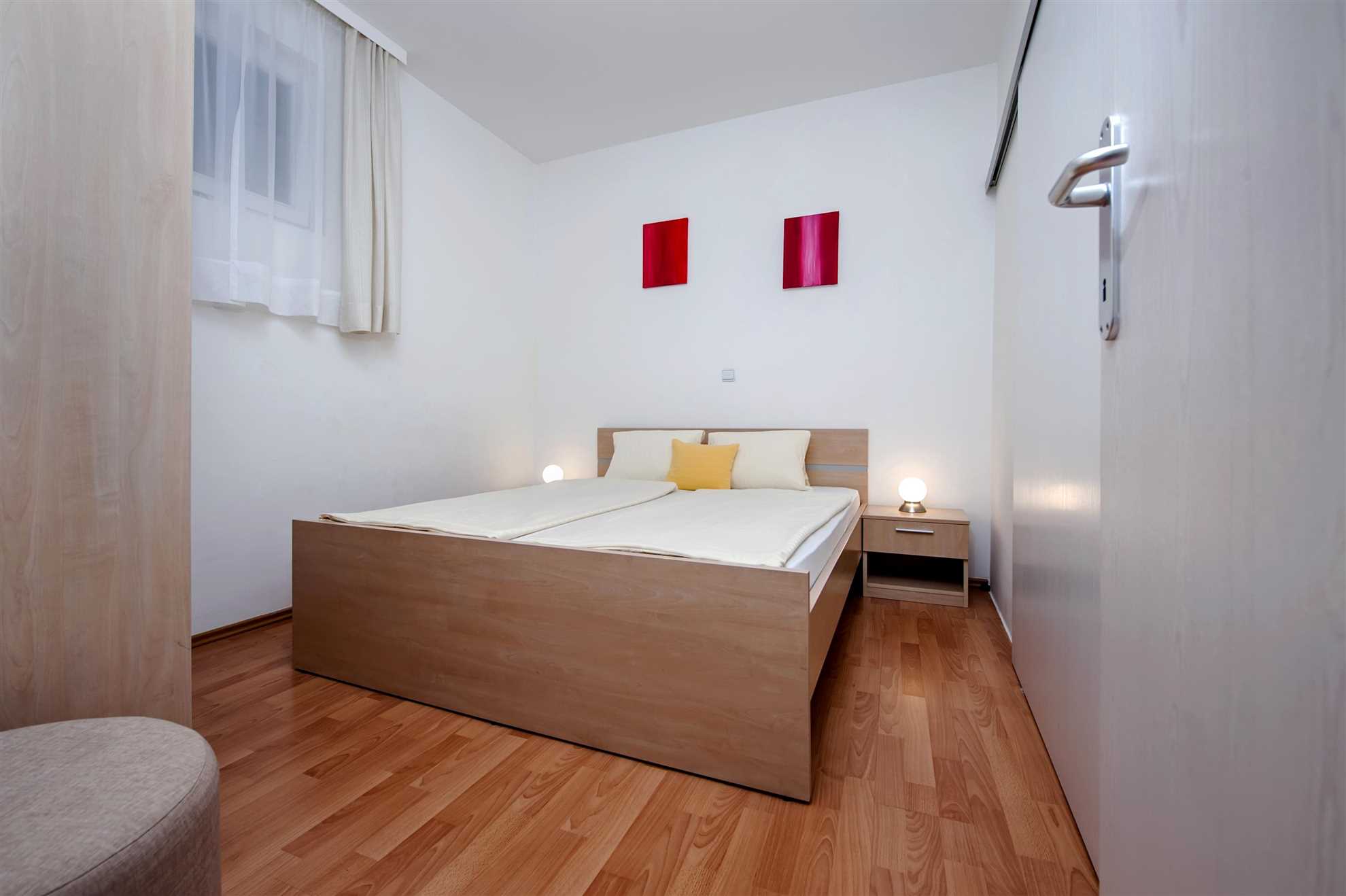 MARKO Apartman sa 2 Spavaće Sobe s Balkonom 2