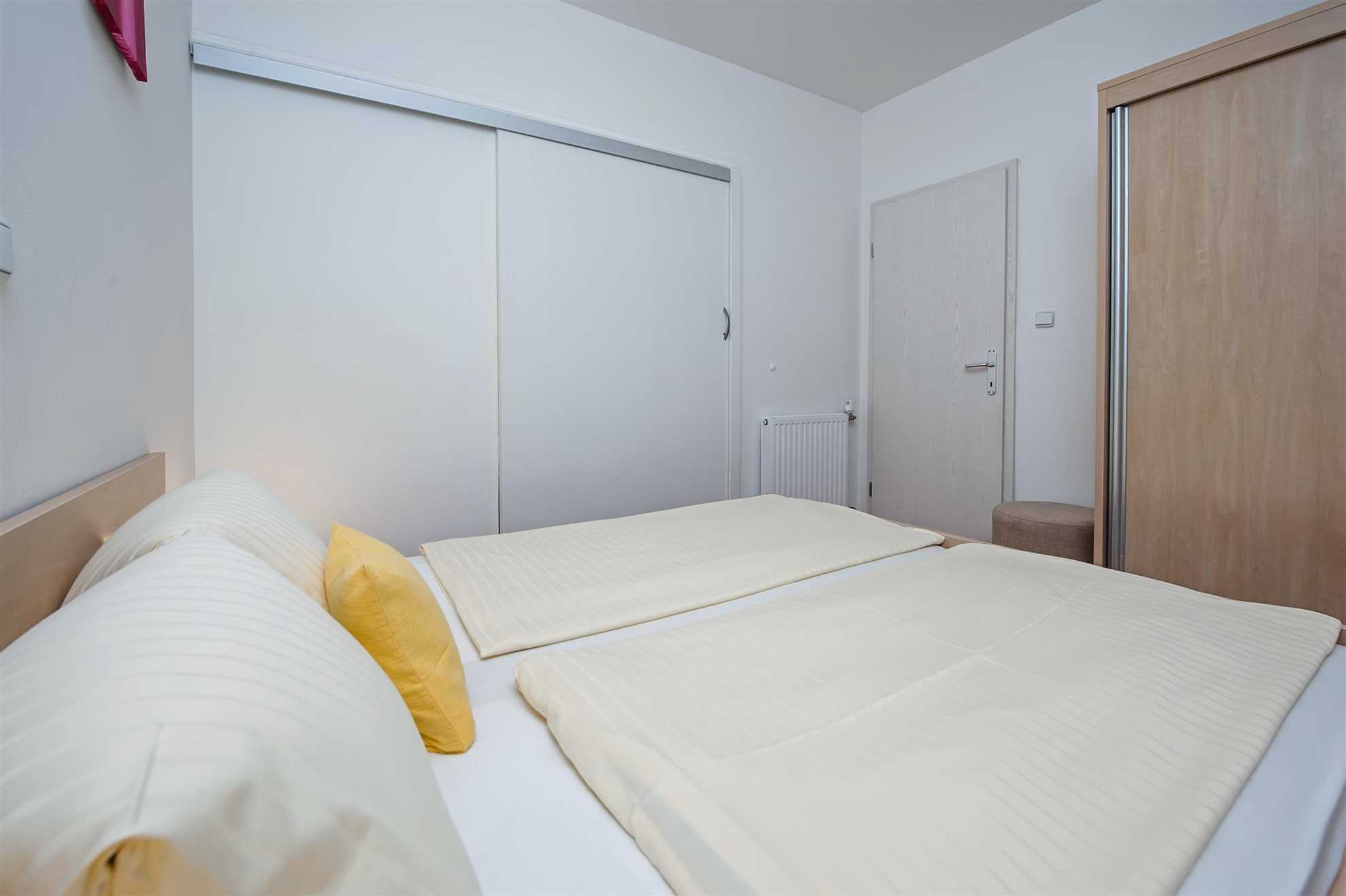 MARKO Apartman sa 2 Spavaće Sobe s Balkonom 2