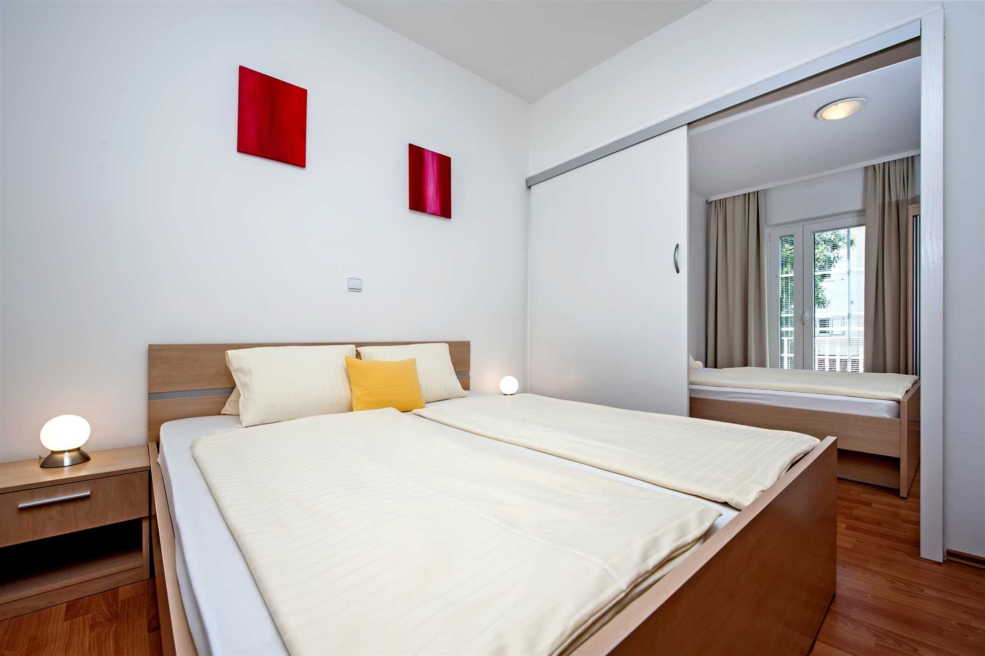 MARKO Apartman sa 2 Spavaće Sobe s Balkonom 2