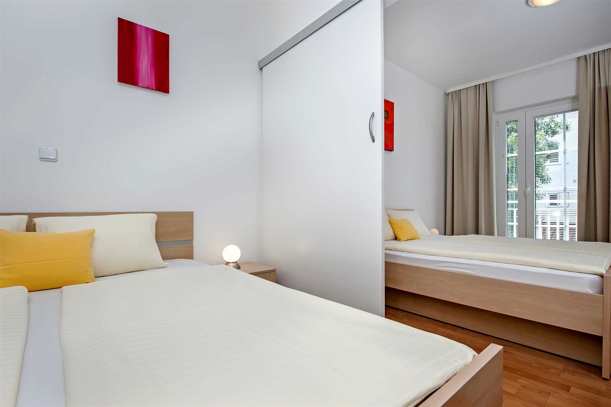 MARKO Apartman sa 2 Spavaće Sobe s Balkonom 2