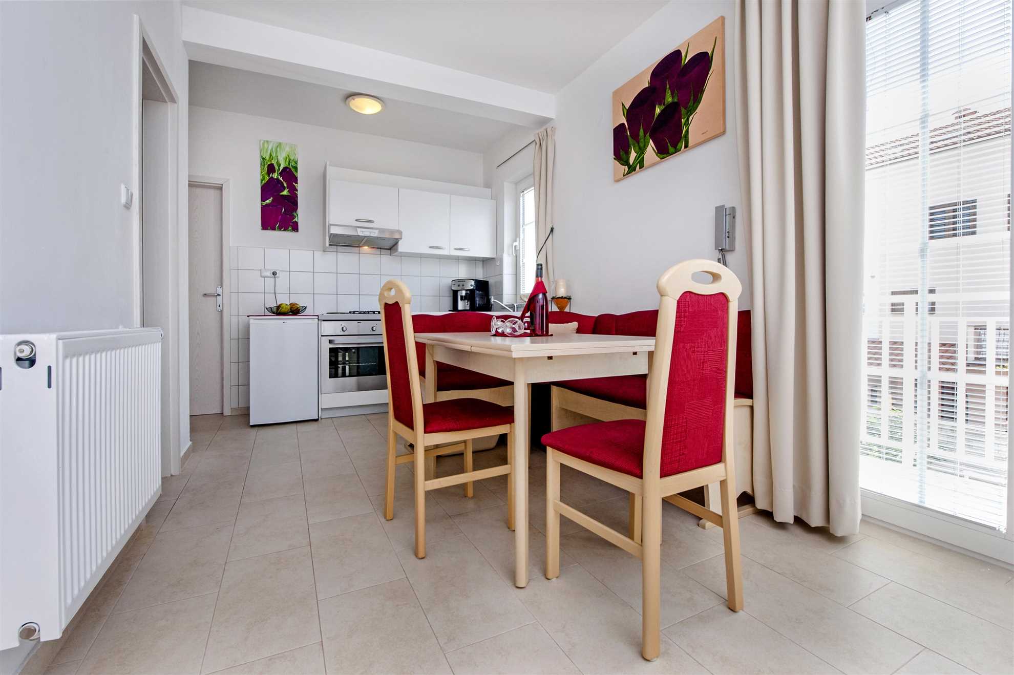MARKO Apartman sa 2 Spavaće Sobe s Balkonom 2