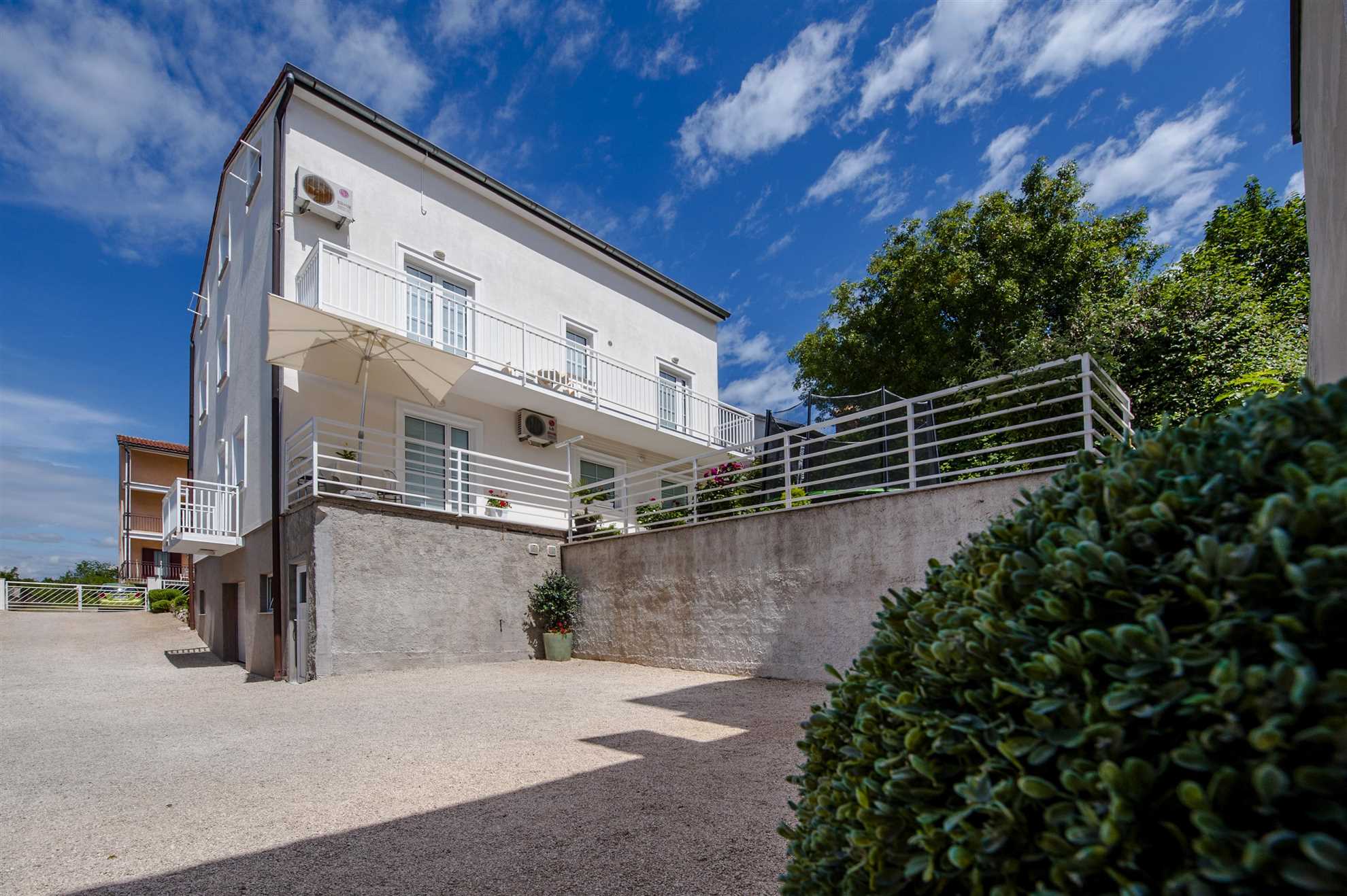 MARKO Apartman sa 2 Spavaće Sobe s Balkonom 2