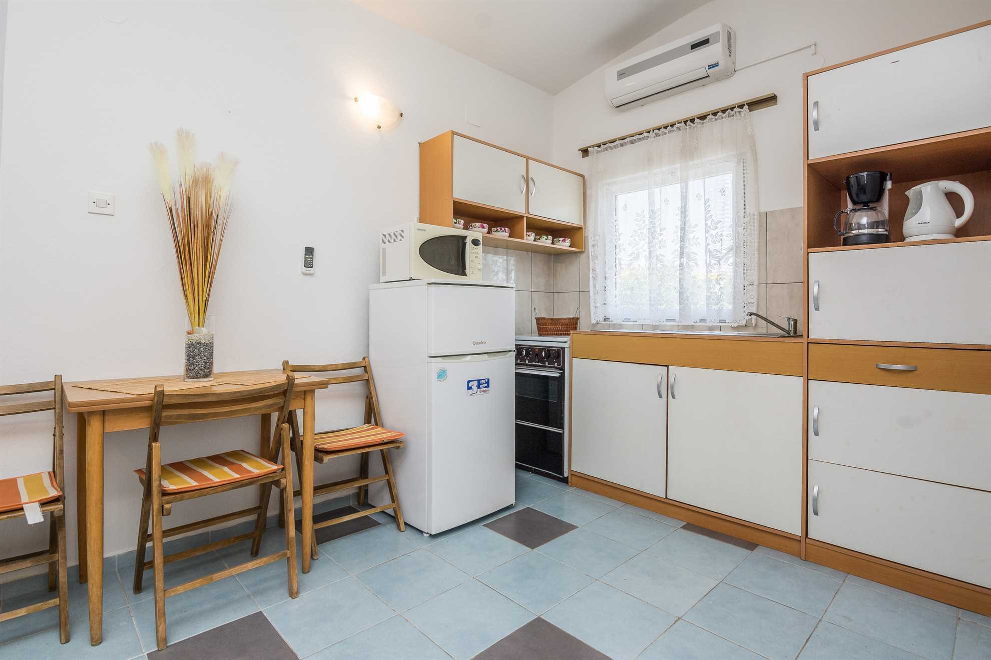 Fully equipped apartment for 4-5 persons | 800 m from the beach