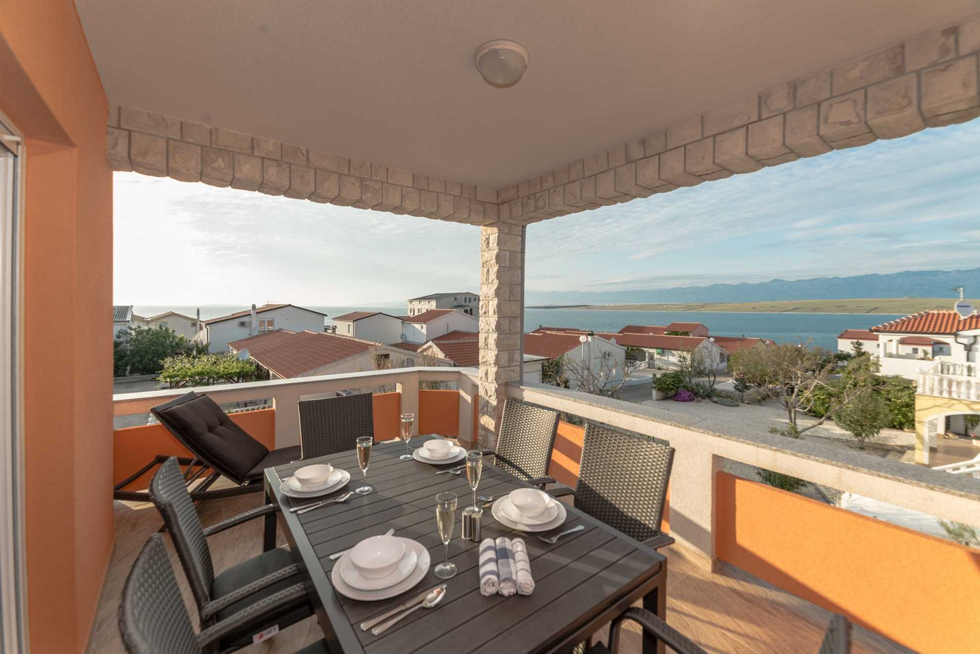 Air-conditioned holiday apartment | 4-6 persons | 80 meters from sea