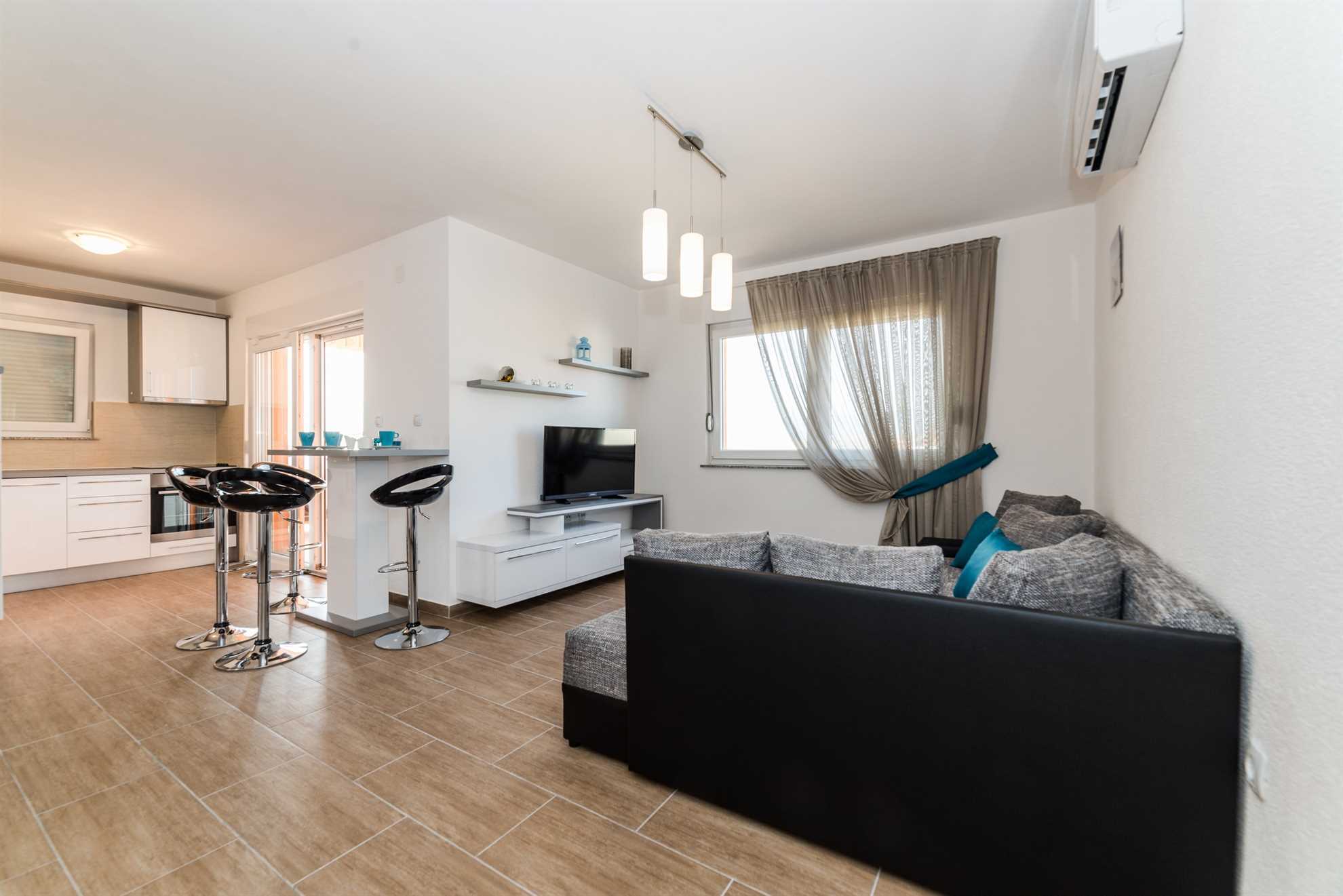 Air-conditioned holiday apartment | 4-6 persons | 80 meters from sea