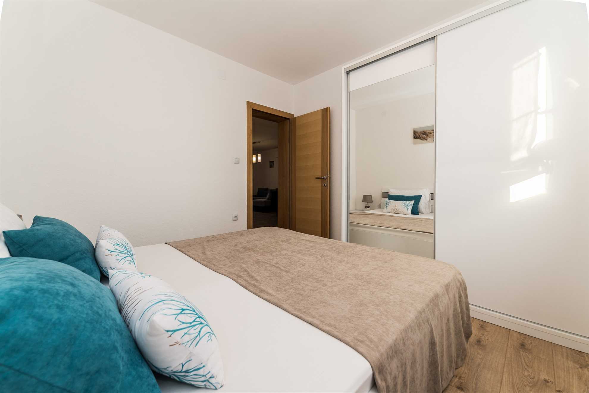 Air-conditioned holiday apartment | 4-6 persons | 80 meters from sea