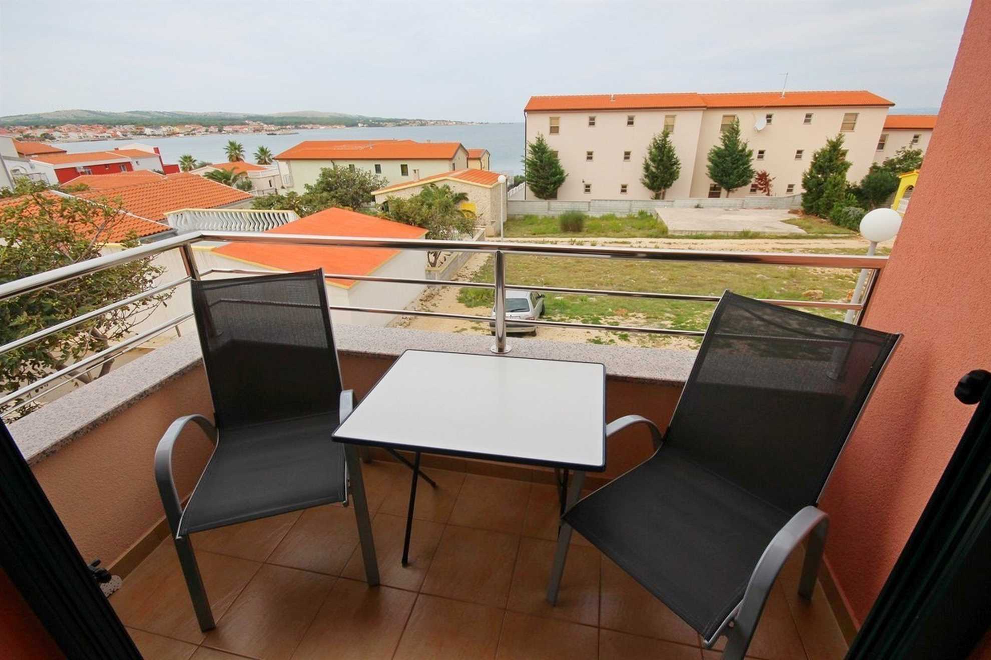 Apartment for 2-4 | island of Vir | 70m from beach
