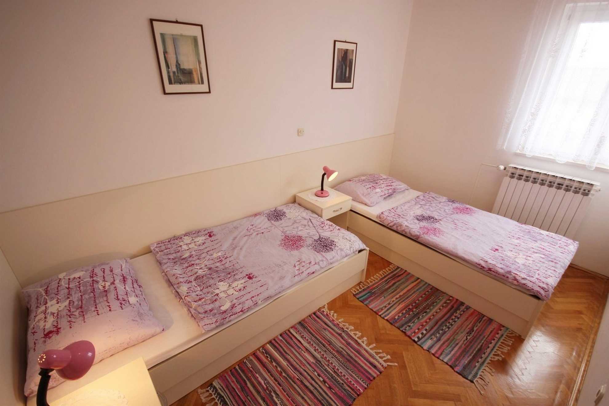 Apartment for 2-4 | island of Vir | 70m from beach