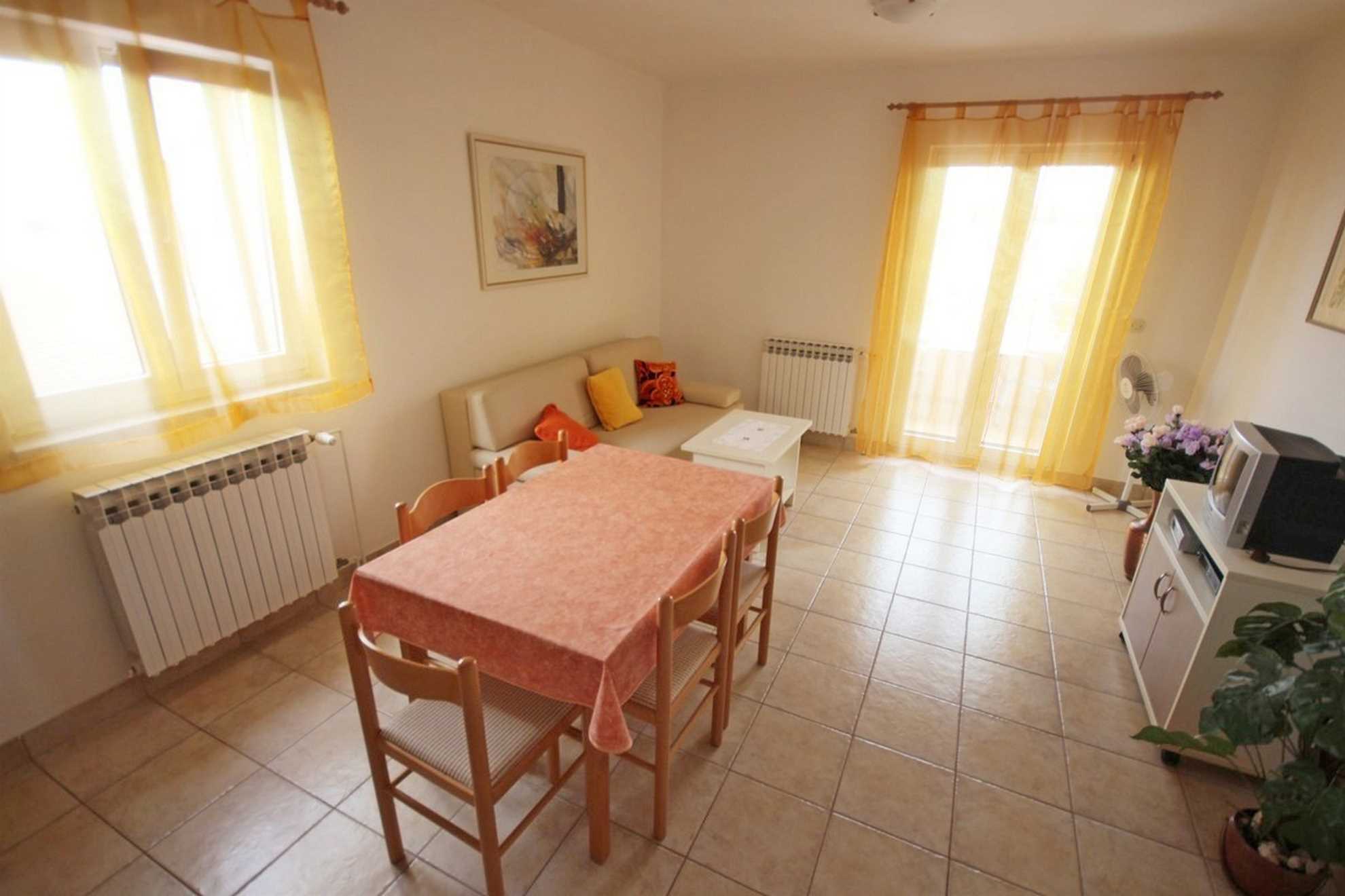 Apartment for 2-4 | island of Vir | 70m from beach