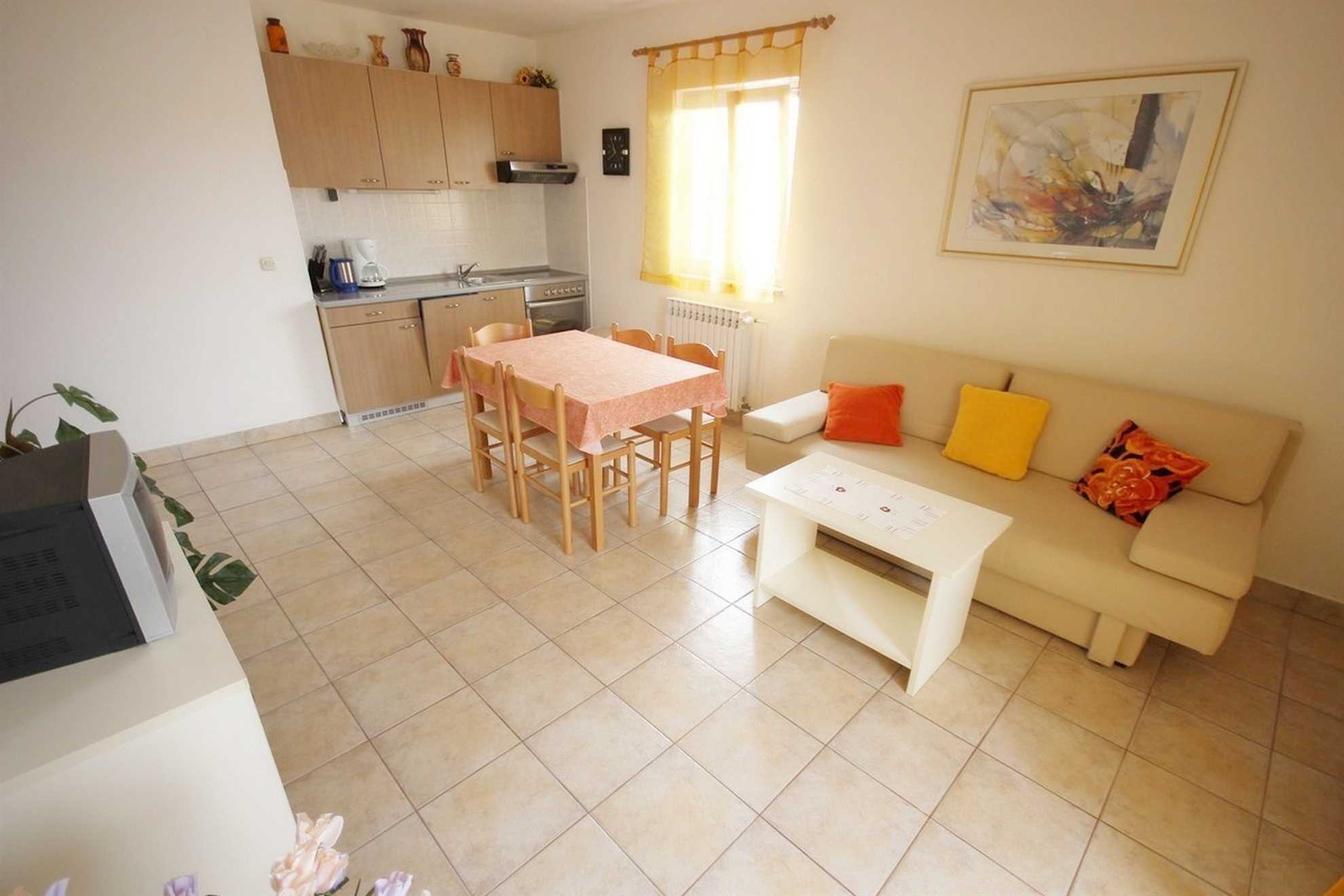 Apartment for 2-4 | island of Vir | 70m from beach