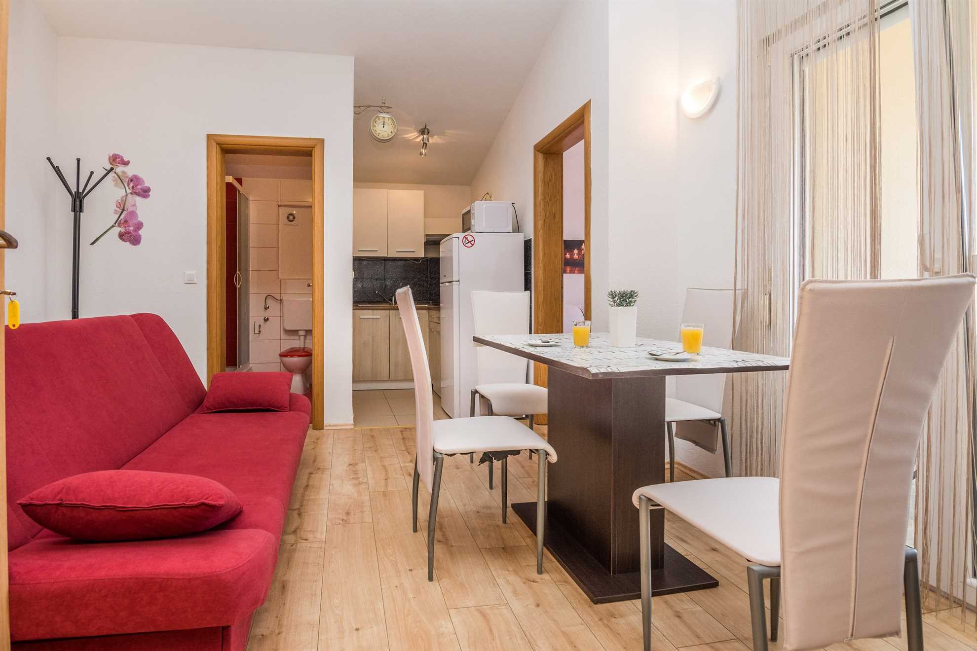 Air-conditioned apartment | 27m2 | for 2-4 | SAT-TV, Wi-Fi, BBQ