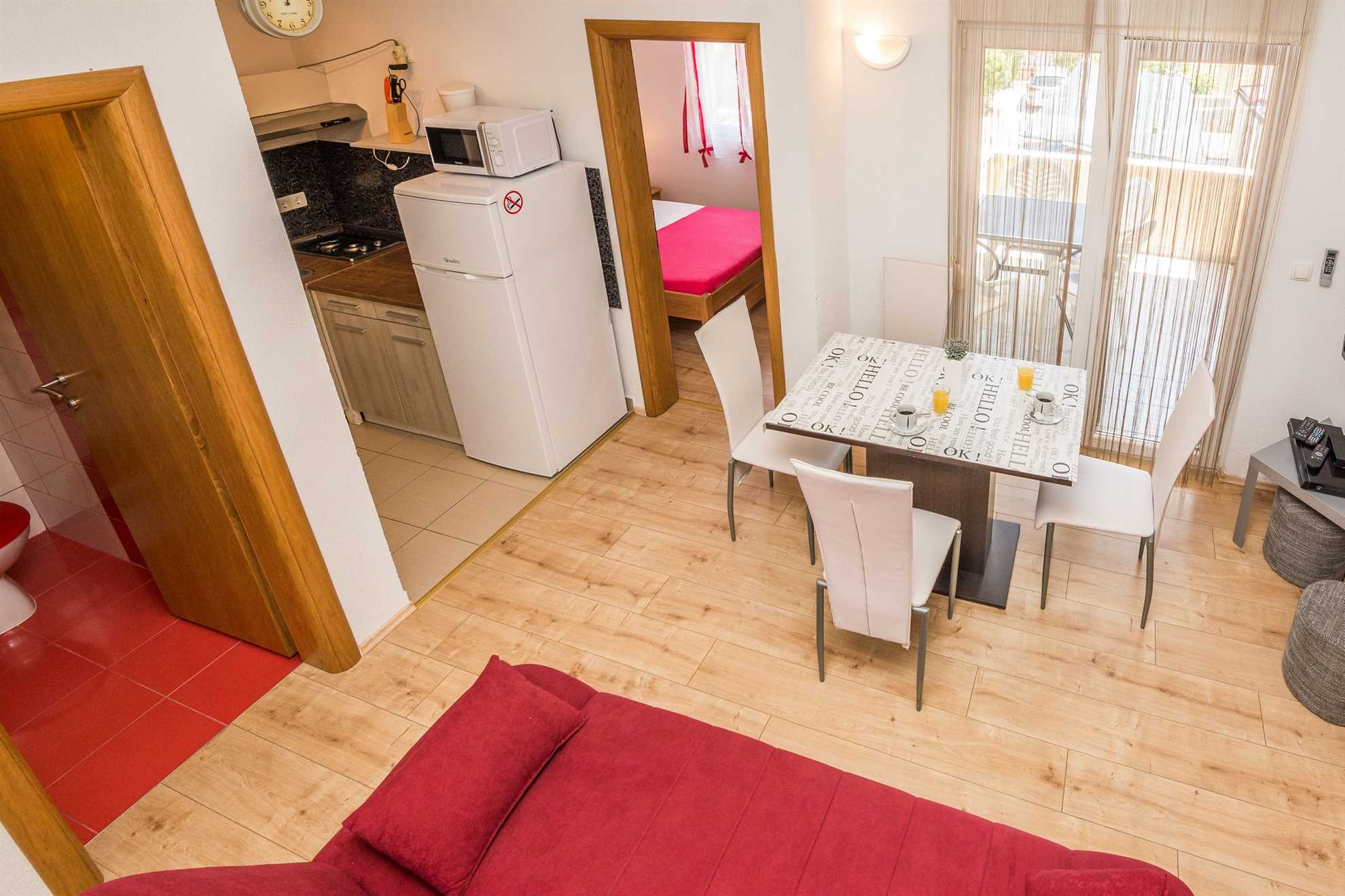 Air-conditioned apartment | 27m2 | for 2-4 | SAT-TV, Wi-Fi, BBQ