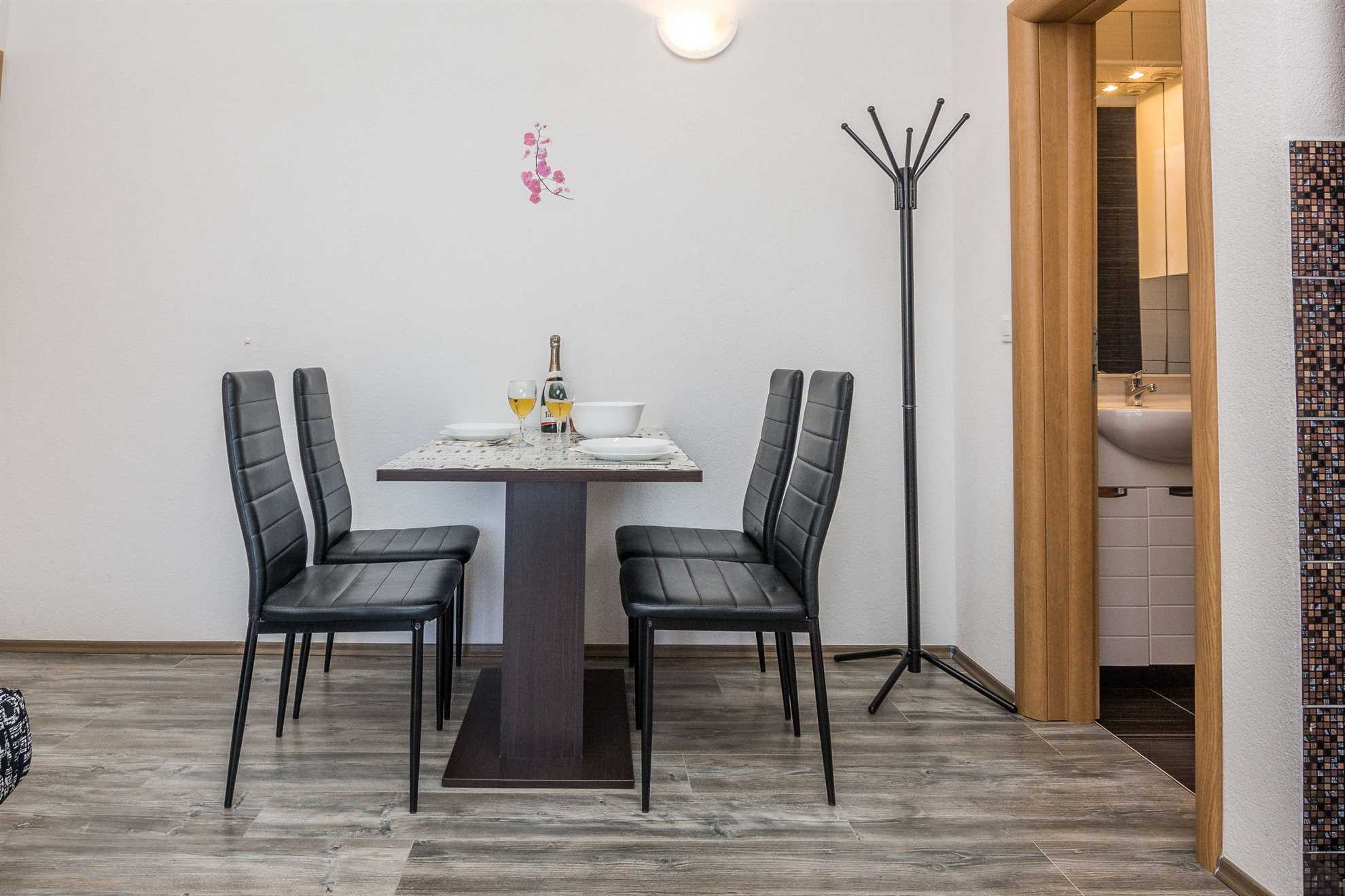 Apartment for 2-4 persons in Bobovik | Air conditioning, satellite TV, internet
