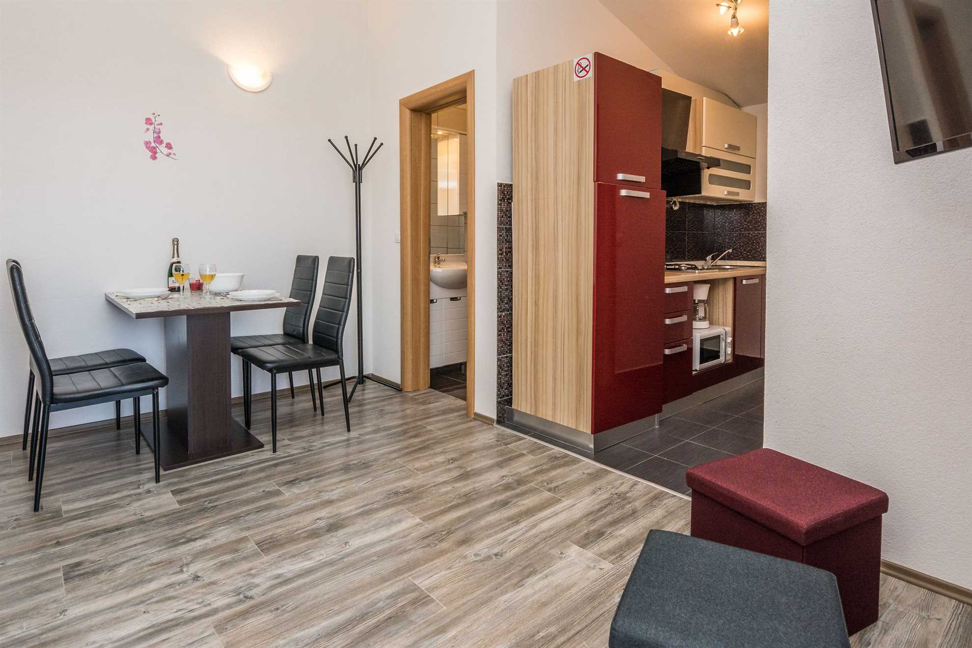 Apartment for 2-4 persons in Bobovik | Air conditioning, satellite TV, internet