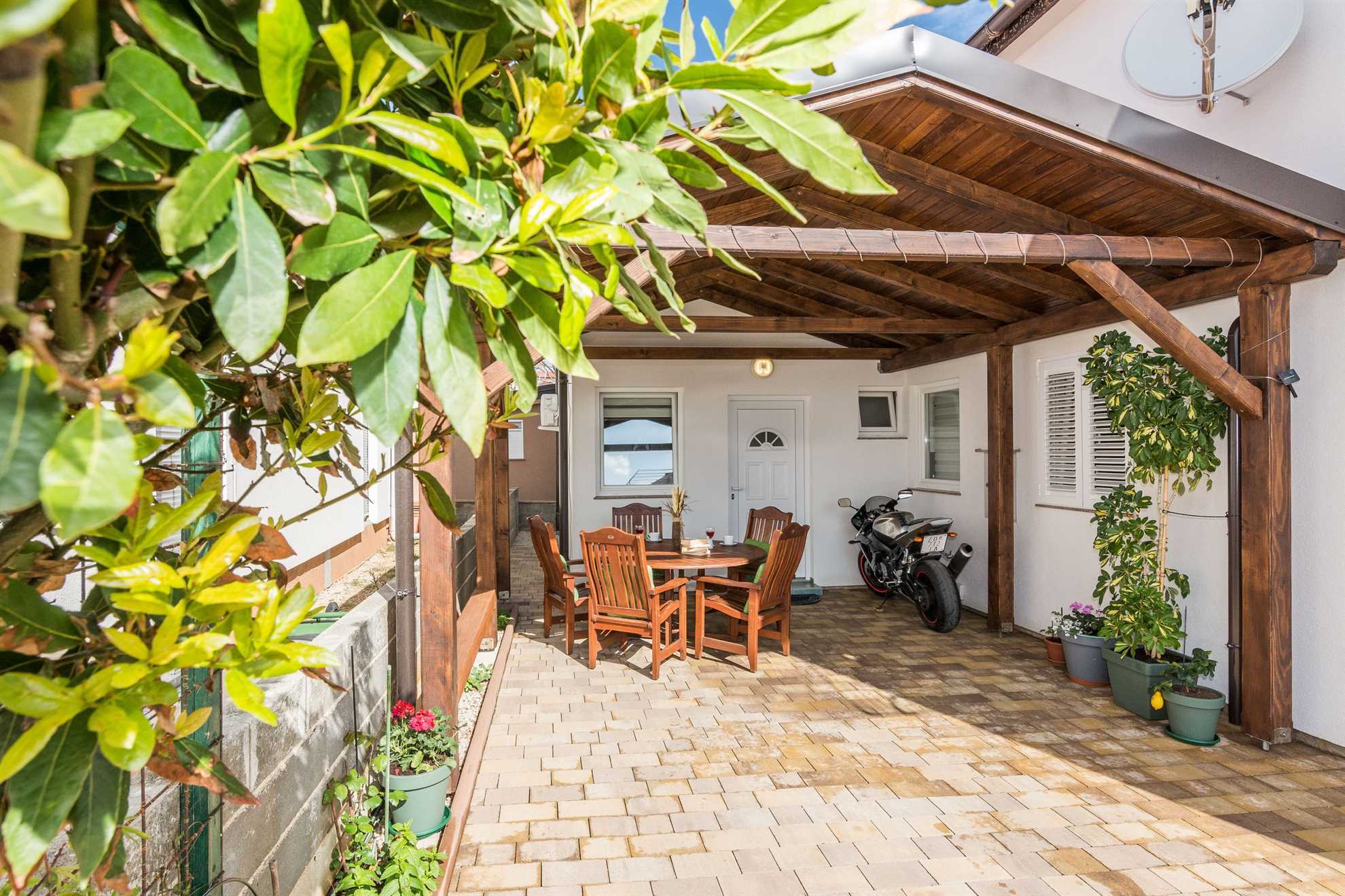 Klimatiziran apartma | WiFi internet | 70 metrov od plaže