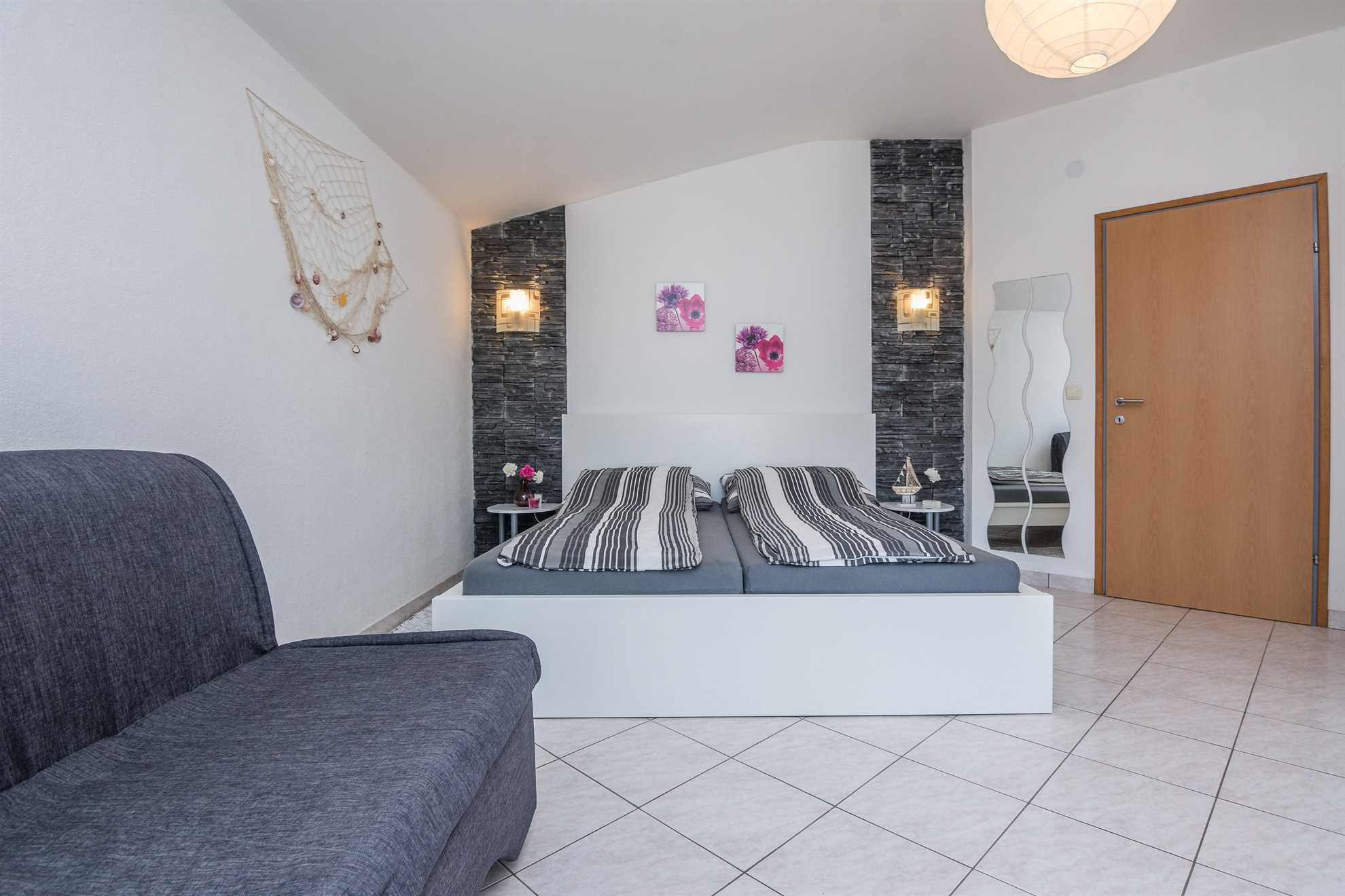 Studio Apartment | 2-3 pers | Air conditioning and satellite TV | 100m from the beach