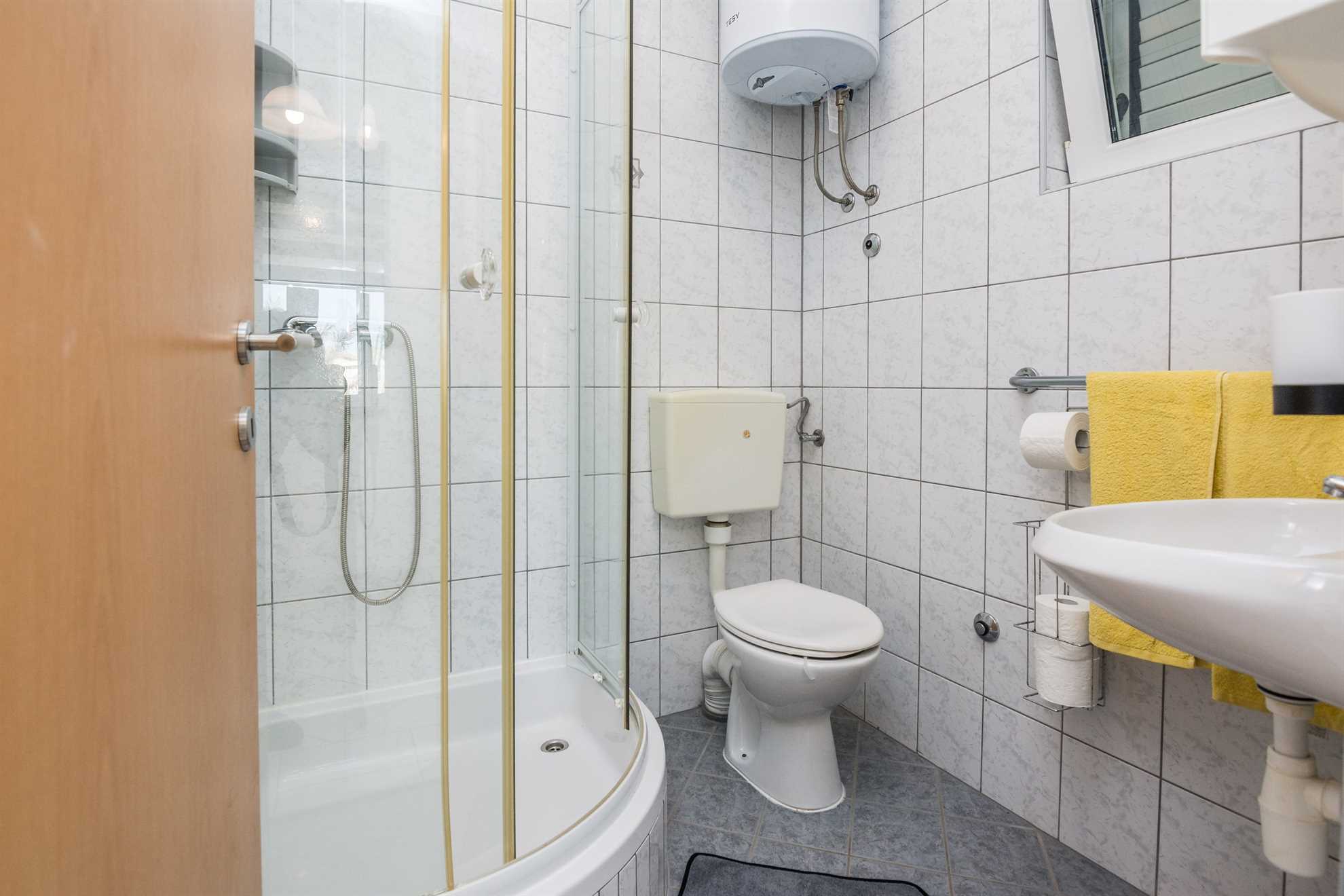 Studio Apartment | 2-3 pers | Air conditioning and satellite TV | 100m from the beach