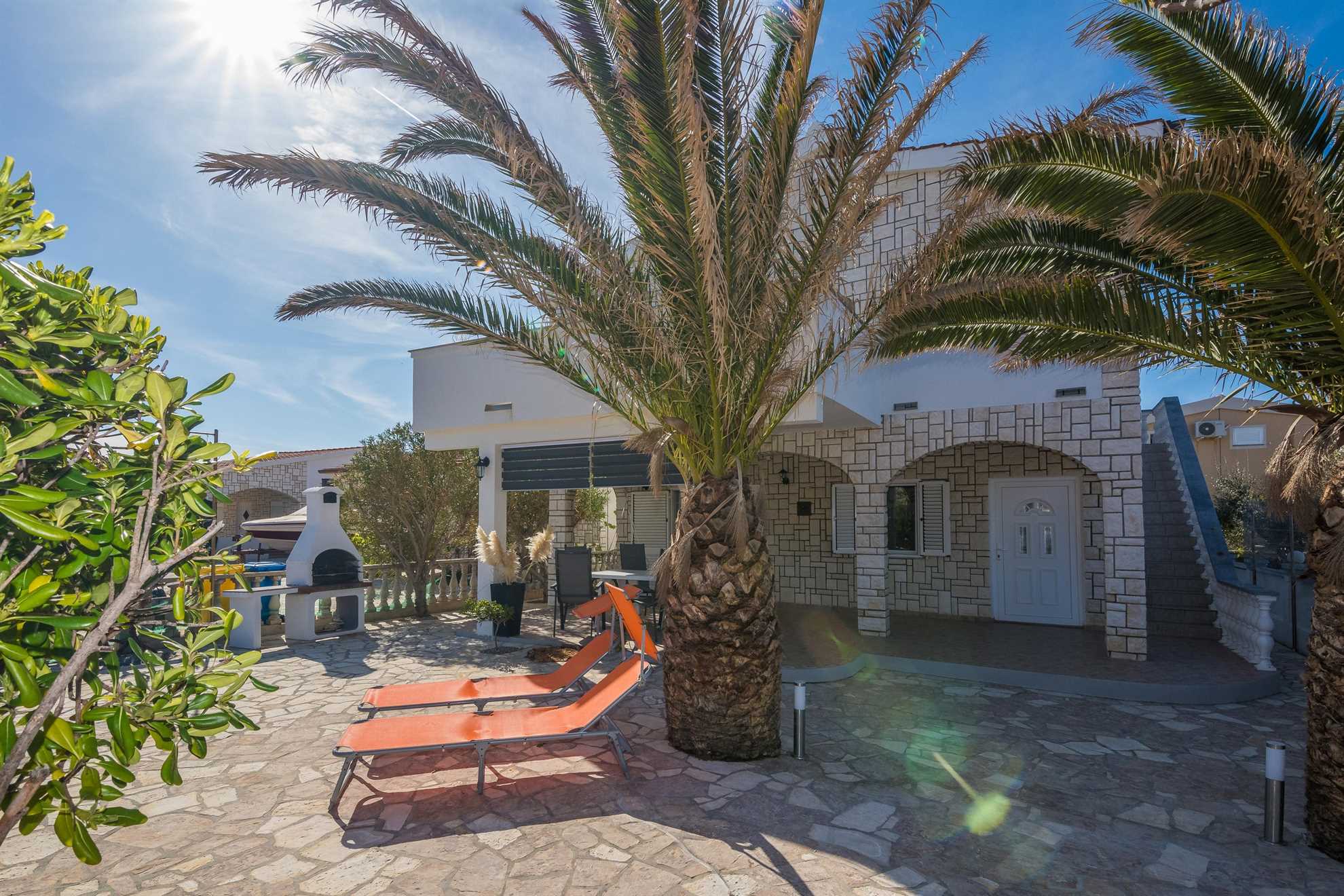 Studio Apartment | 2-3 pers. | 100m from the beach | Air conditioning, satellite TV