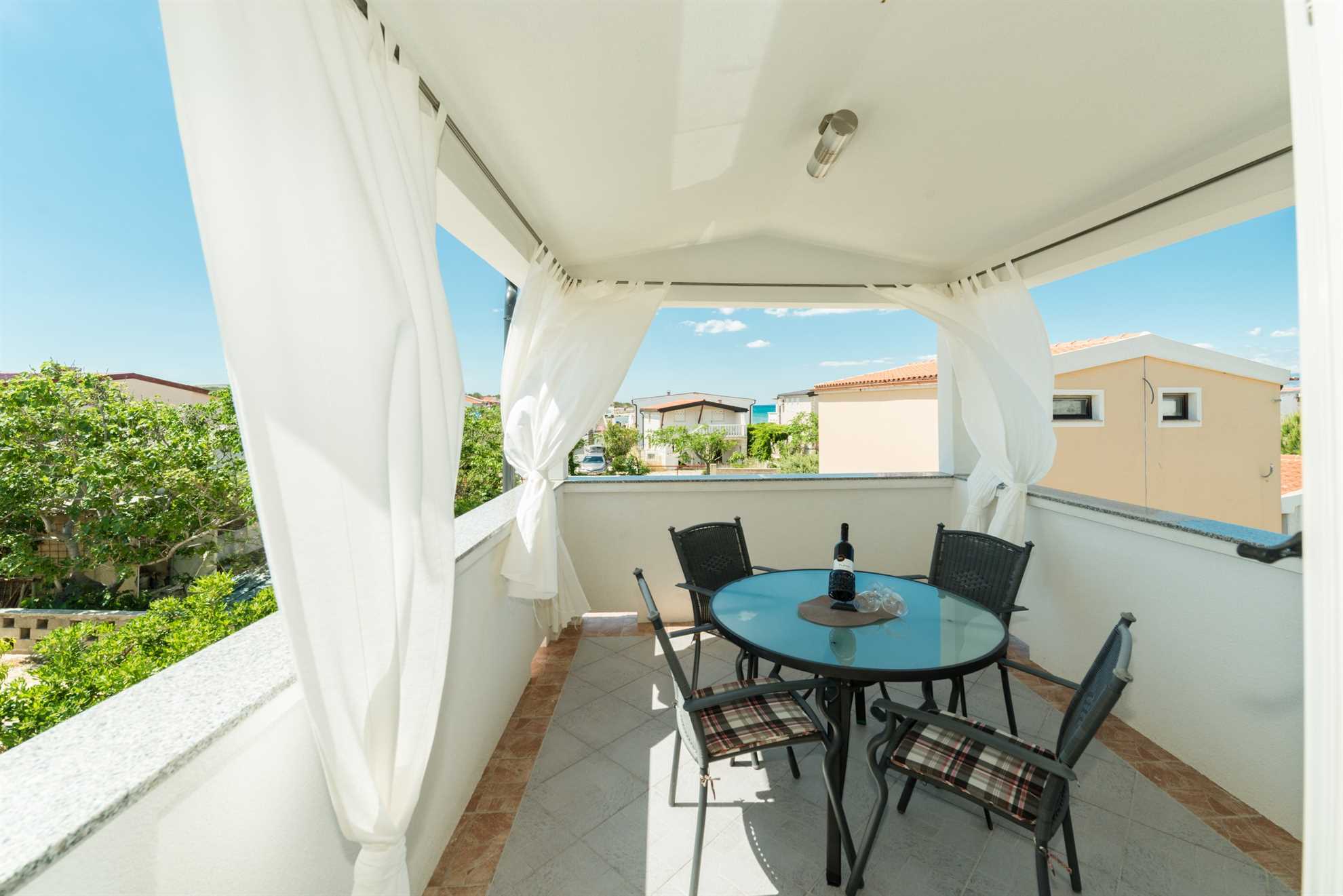 Studio Apartment | 2-3 pers. | 100m from the beach | Air conditioning, satellite TV