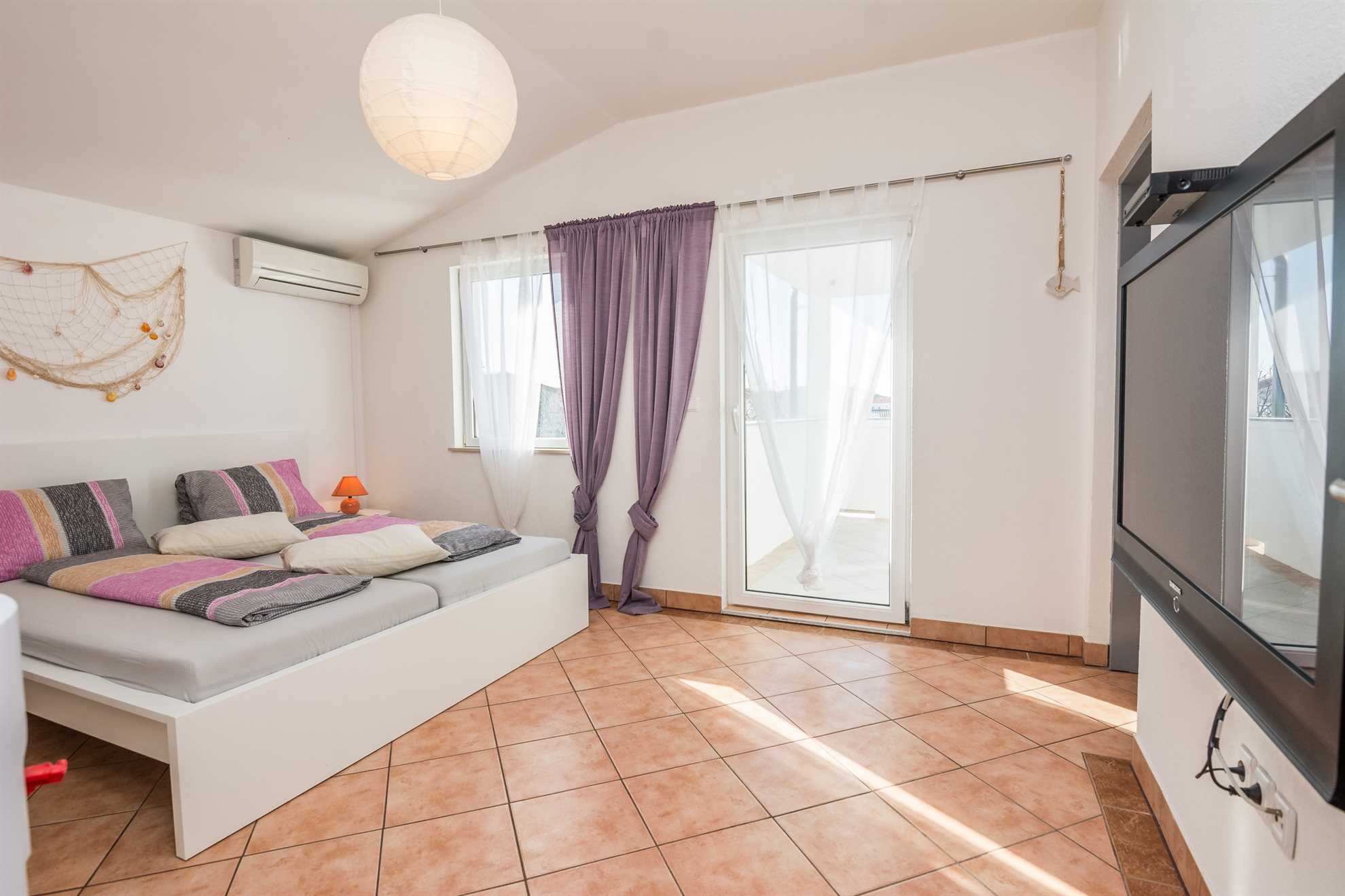 Studio Apartment | 2-3 pers. | 100m from the beach | Air conditioning, satellite TV