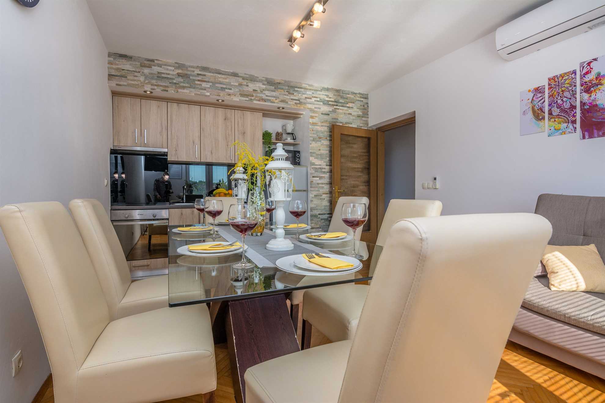 Apartment for 4-6 persons | Air conditioning, satellite TV and internet
