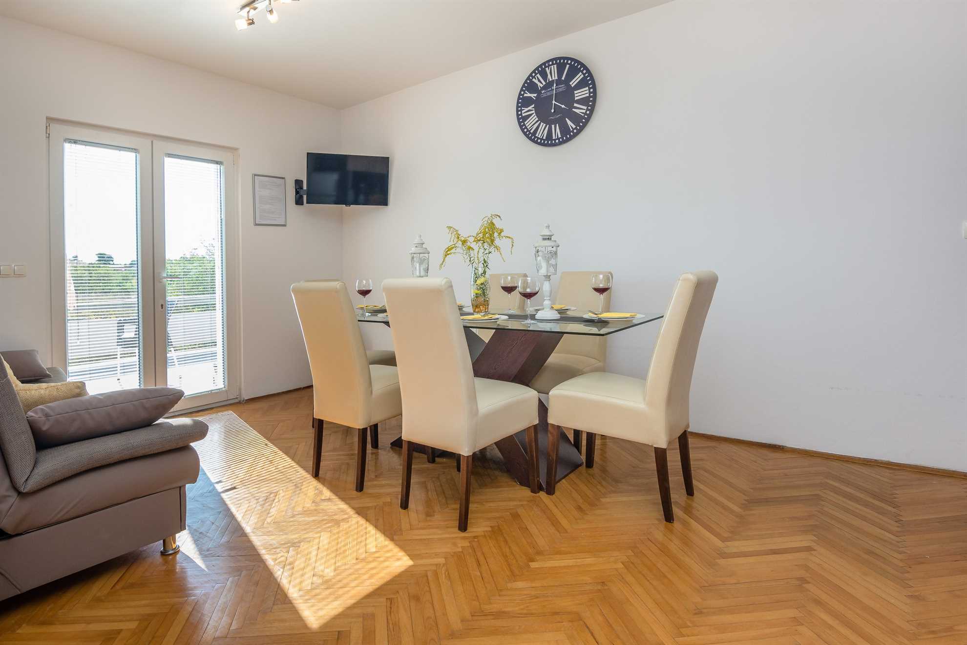 Apartment for 4-6 persons | Air conditioning, satellite TV and internet