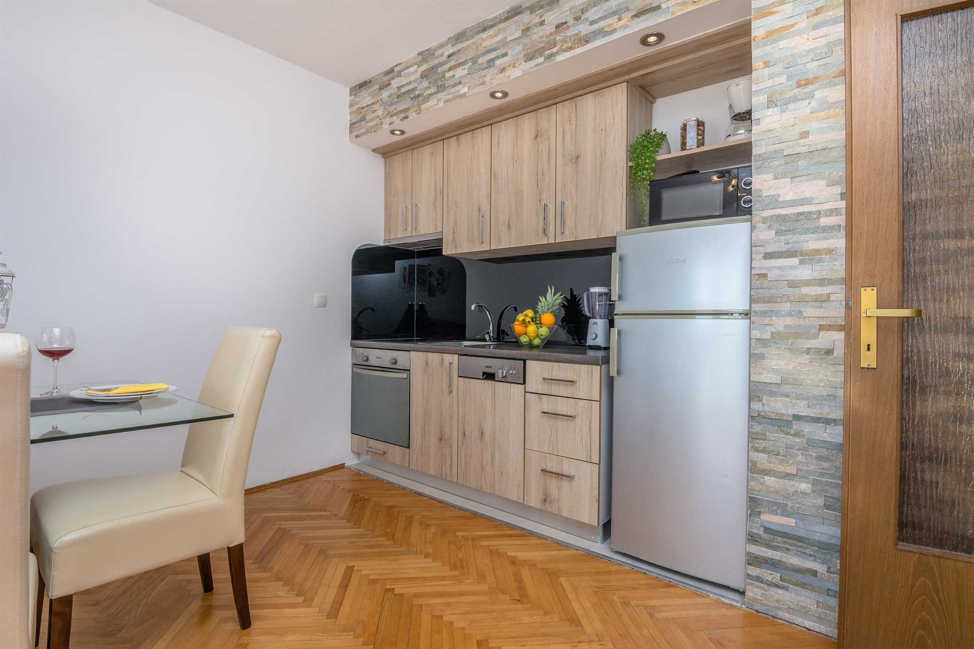 Apartment for 4-6 persons | Air conditioning, satellite TV and internet