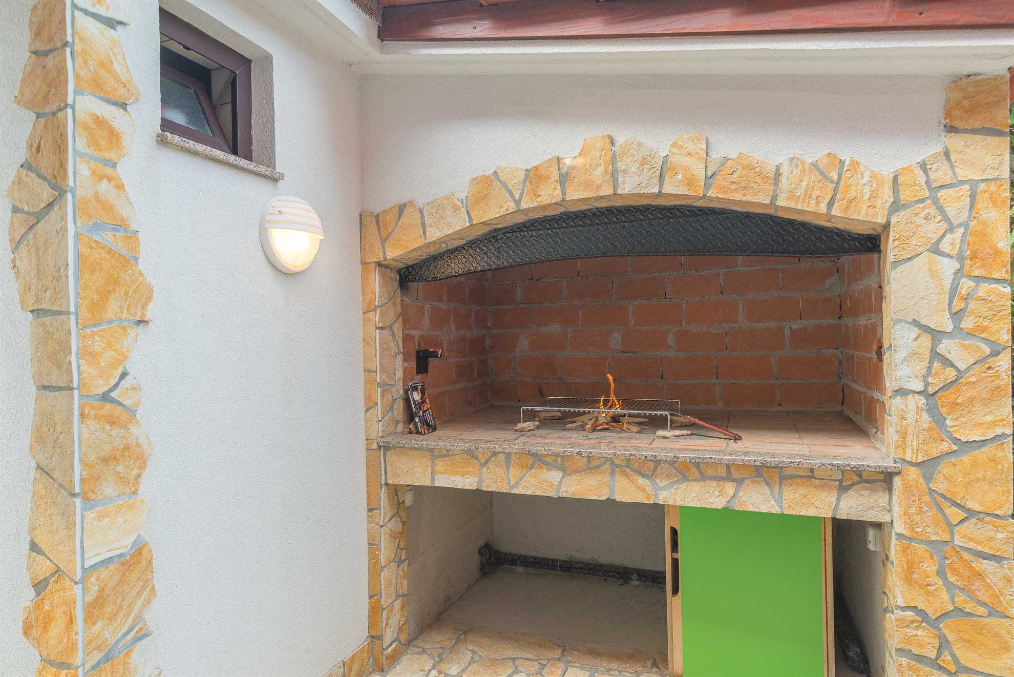 Apartment for 4 persons | Air conditioning, satellite TV and internet