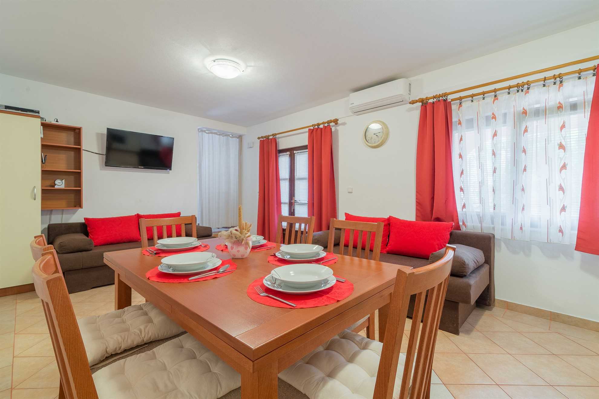 Apartment for 4 persons | Air conditioning, satellite TV and internet