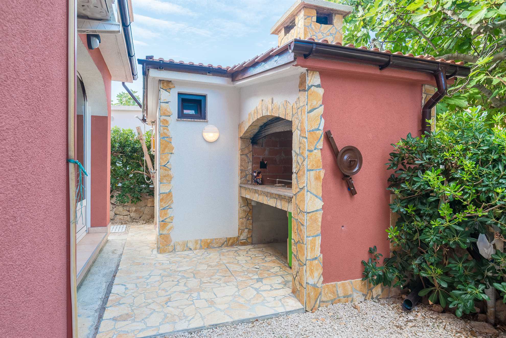 Apartment for 4-5 persons | Air conditioning, satellite TV and internet