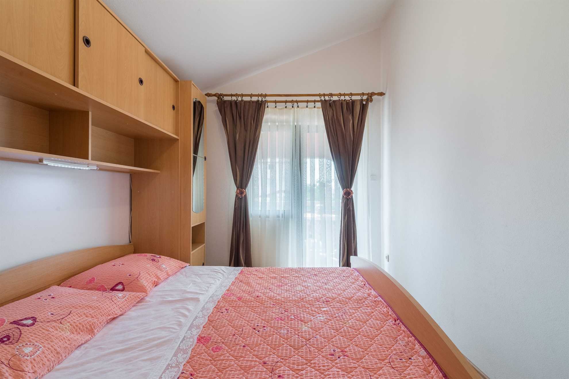 Apartment for 4-5 persons | Air conditioning, satellite TV and internet