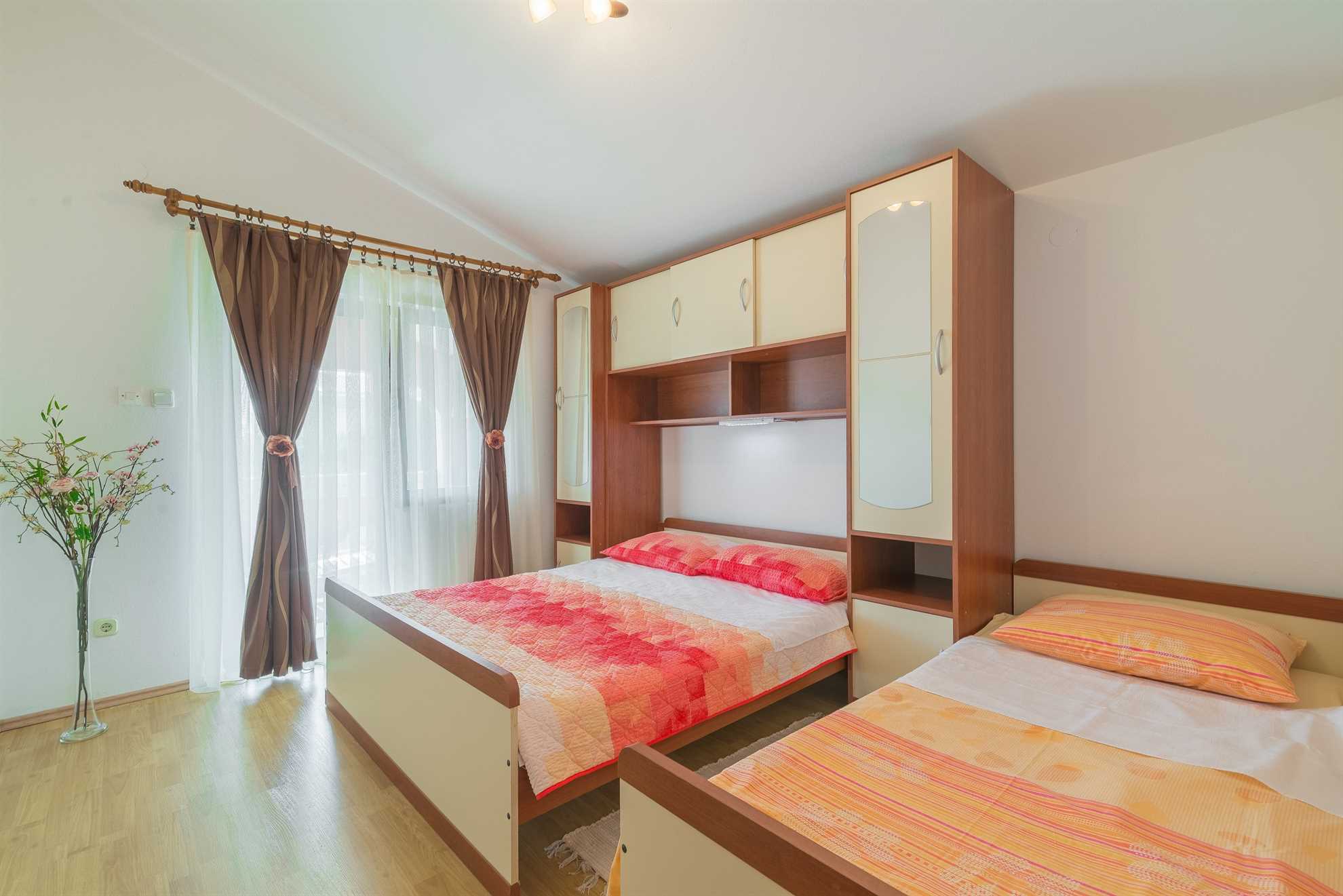Apartment for 4-5 persons | Air conditioning, satellite TV and internet