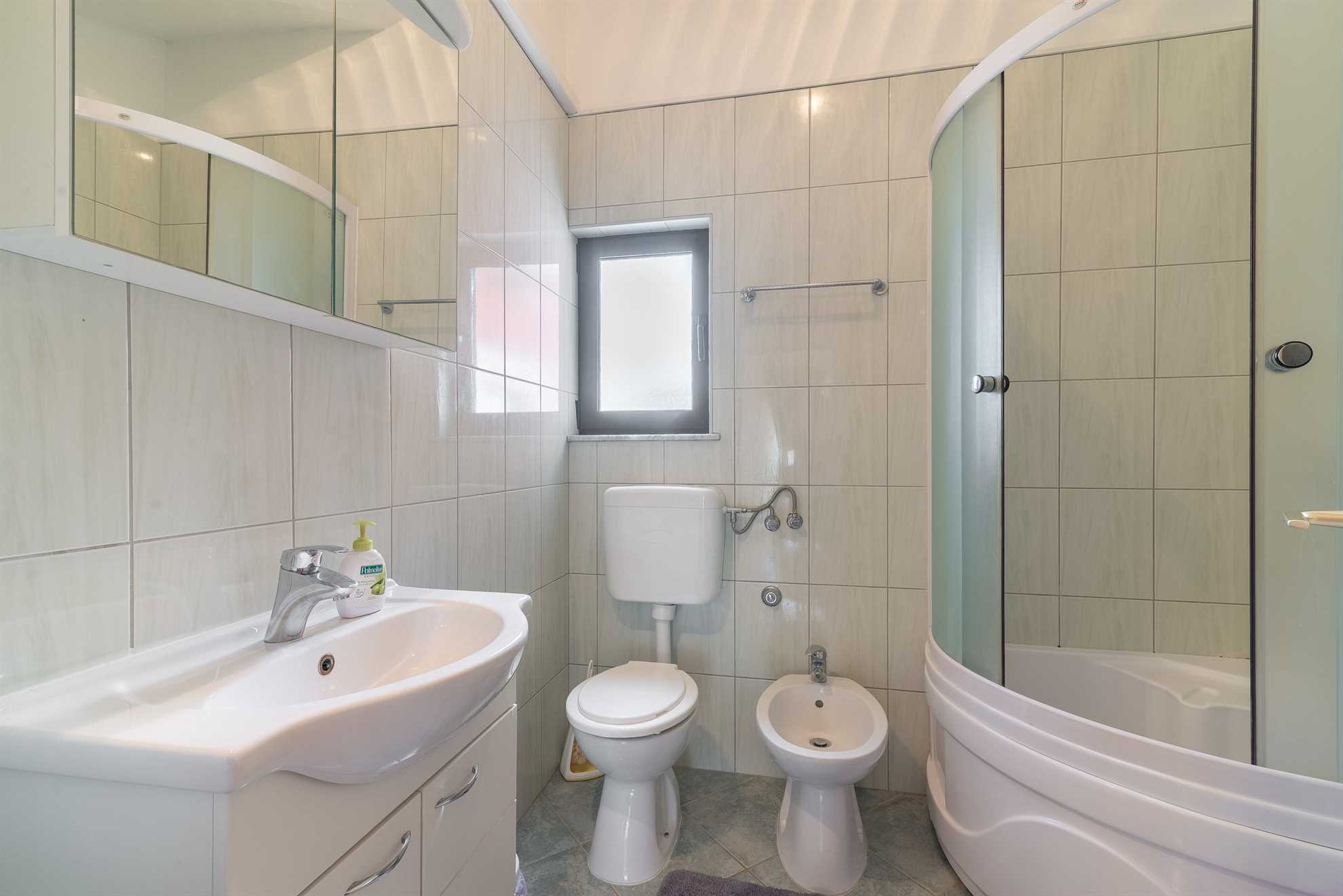 Apartment for 4-5 persons | Air conditioning, satellite TV and internet