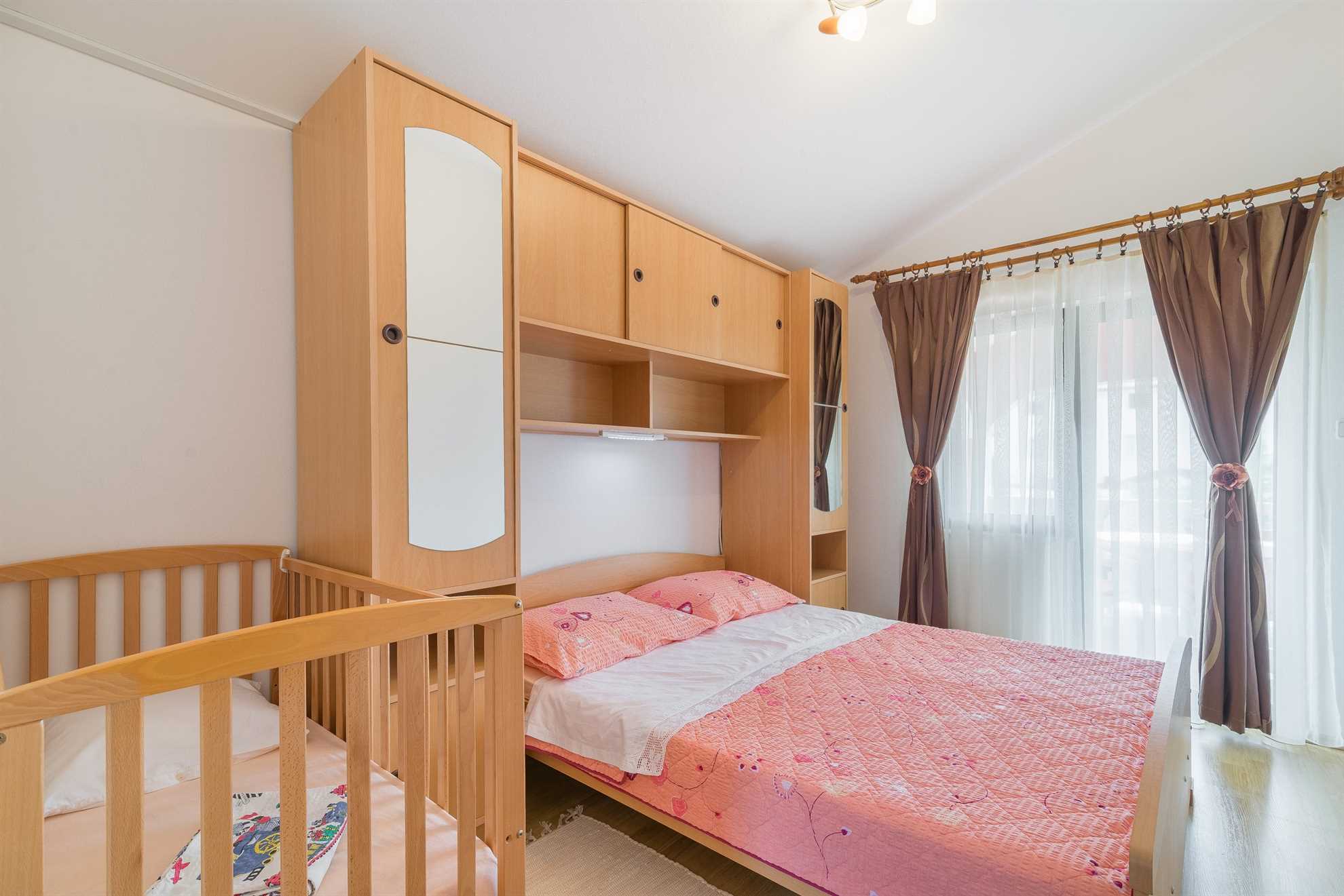 Apartment for 4-5 persons | Air conditioning, satellite TV and internet