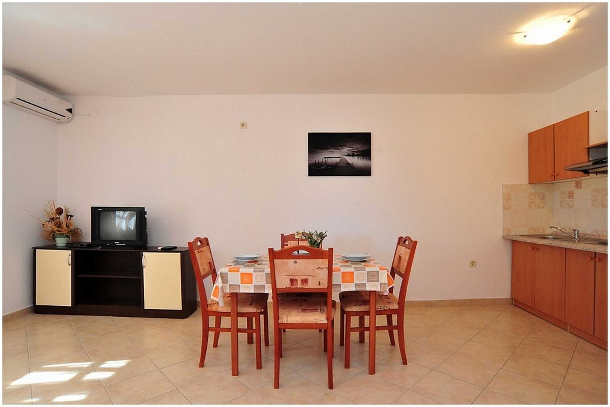 Pool & Meer | Ferienwohnung für 4-6 Pers | Klima, Sat-Tv, WLAN